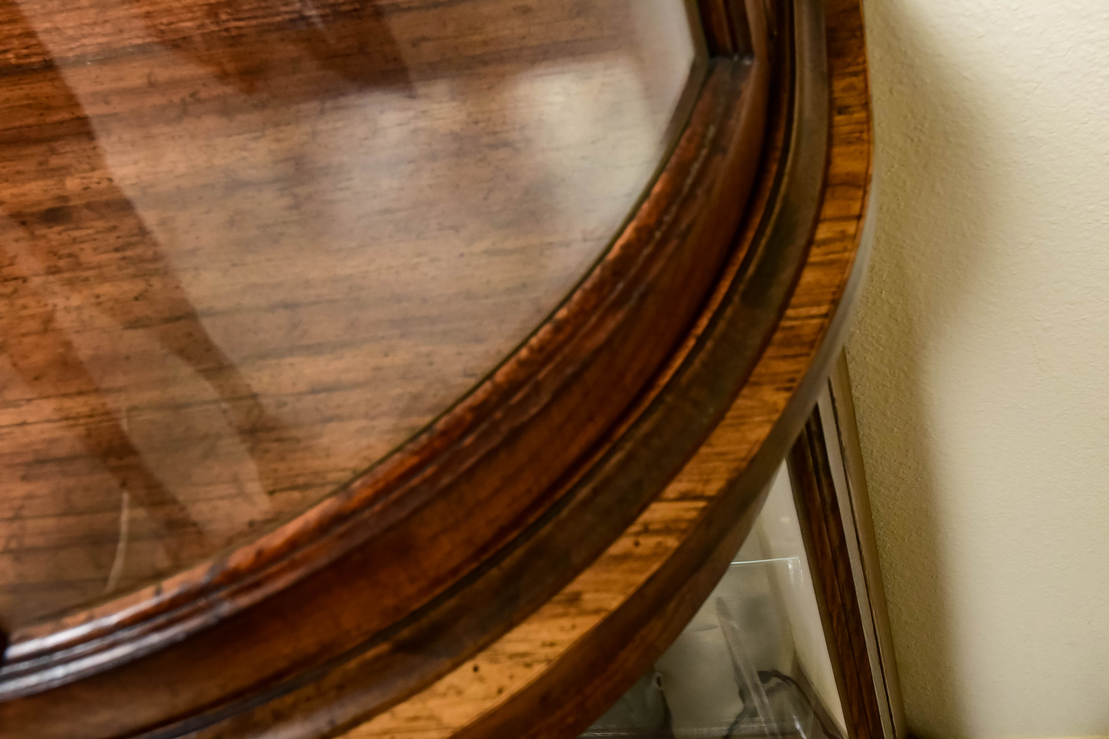 Lighted Vitrine Cabinet