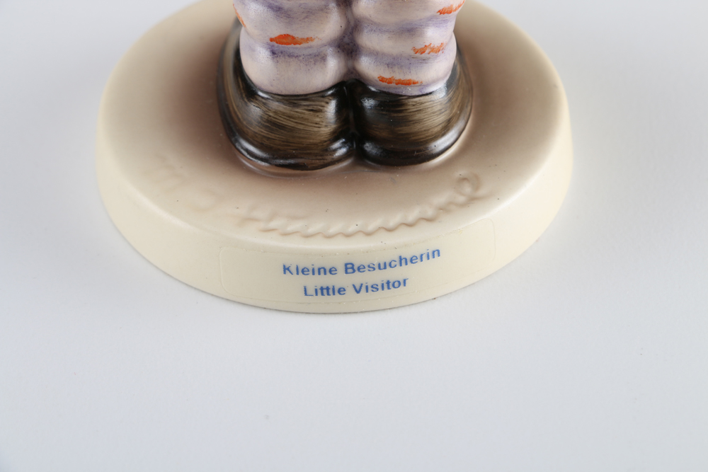 Hummel Kleine Besucherin "Little Visitor"