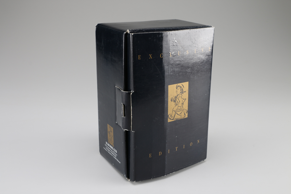 Hummel Kleine Besucherin "Little Visitor"