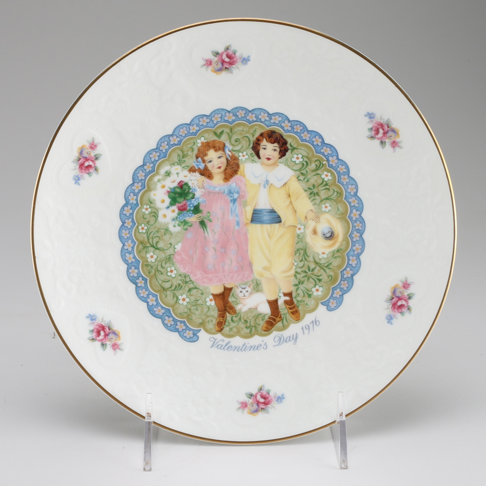 Royal Doulton Valentine's Day 1976 Collectible Plate