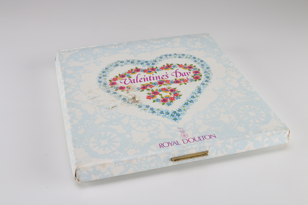 Royal Doulton Valentine's Day 1976 Collectible Plate