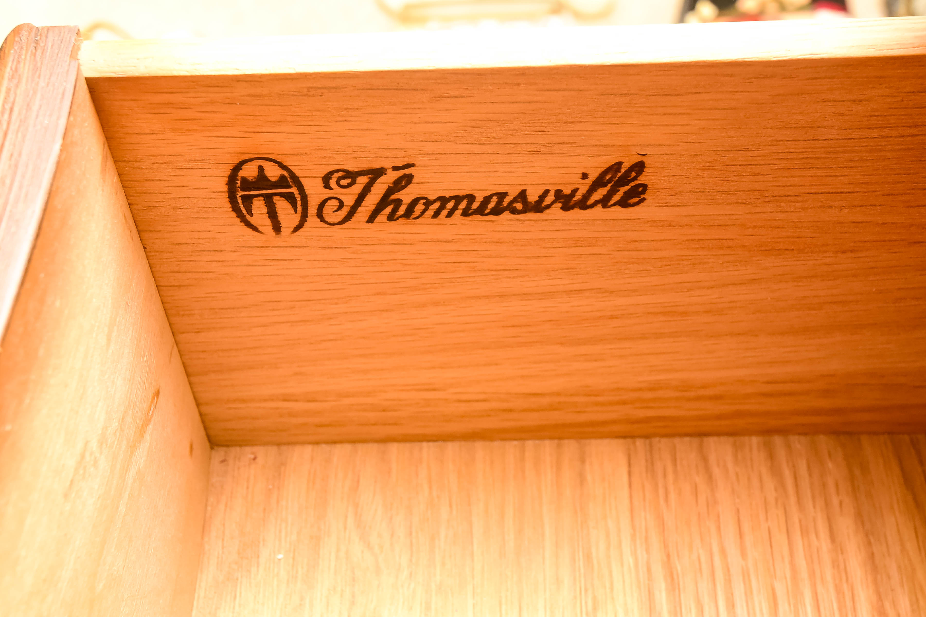 Thomasville Dresser with Tripartite Mirror