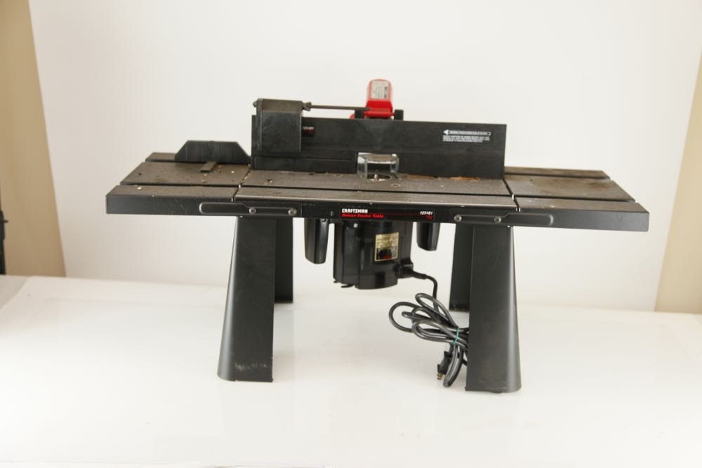 Craftsman Deluxe Router Table and Tools