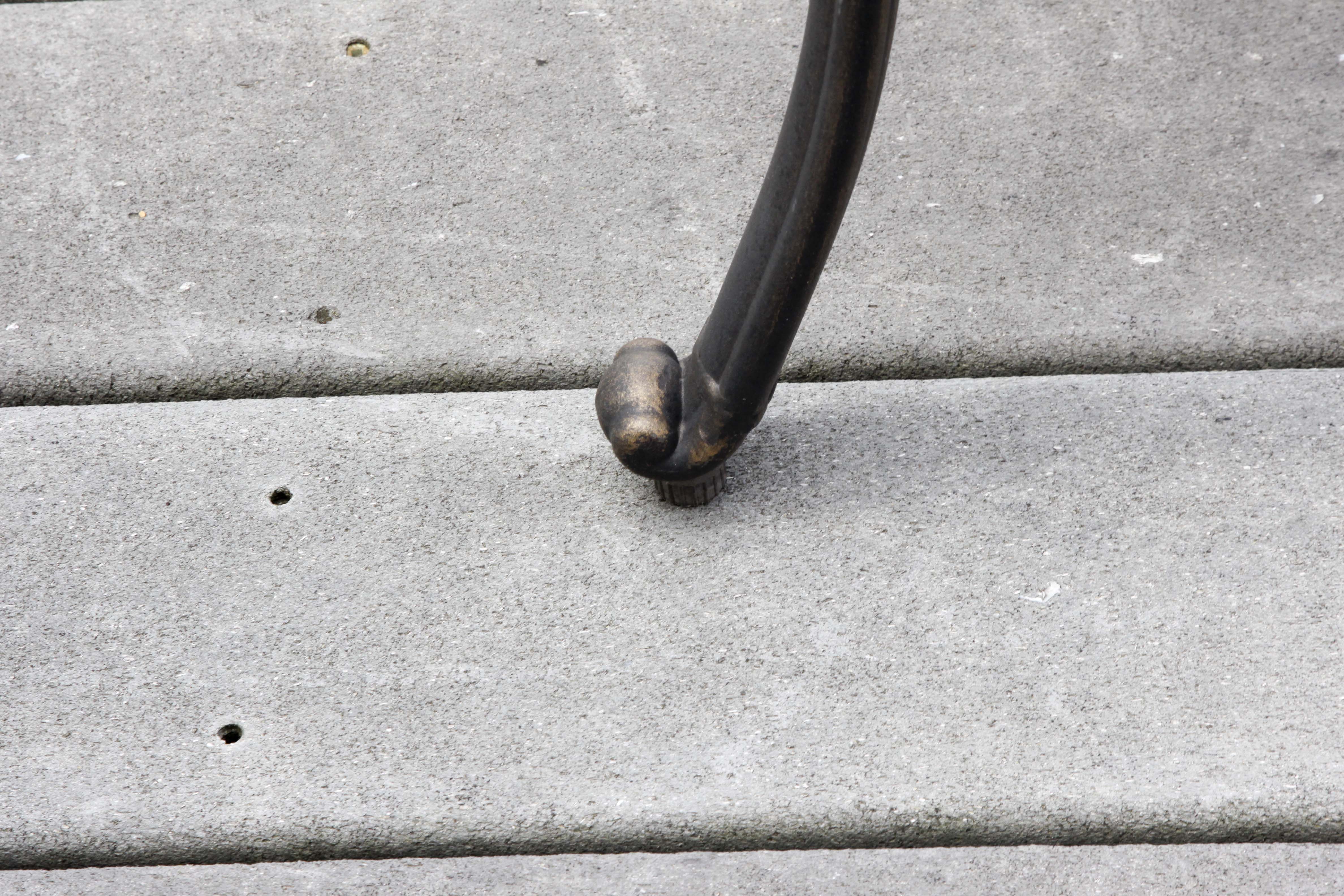 Oval Patio Table, Six Chairs and Umbrella Base