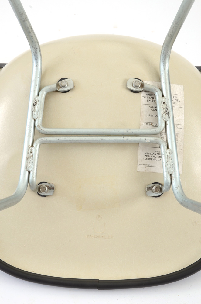 Pair of Ray and Charles Eames Shell Chairs for Herman Miller