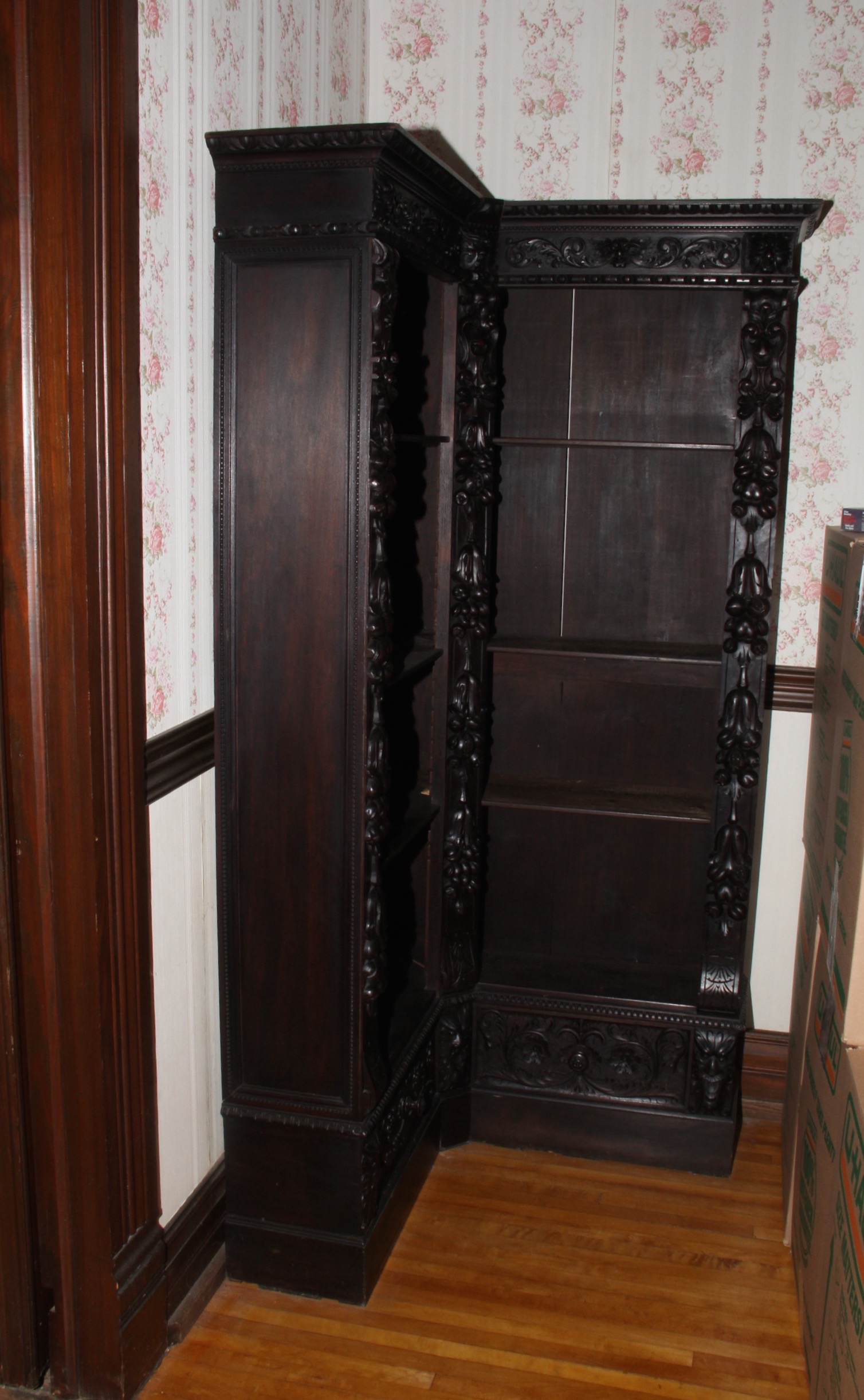 Antique 1880s Italian Renaissance Revival Corner Book Case