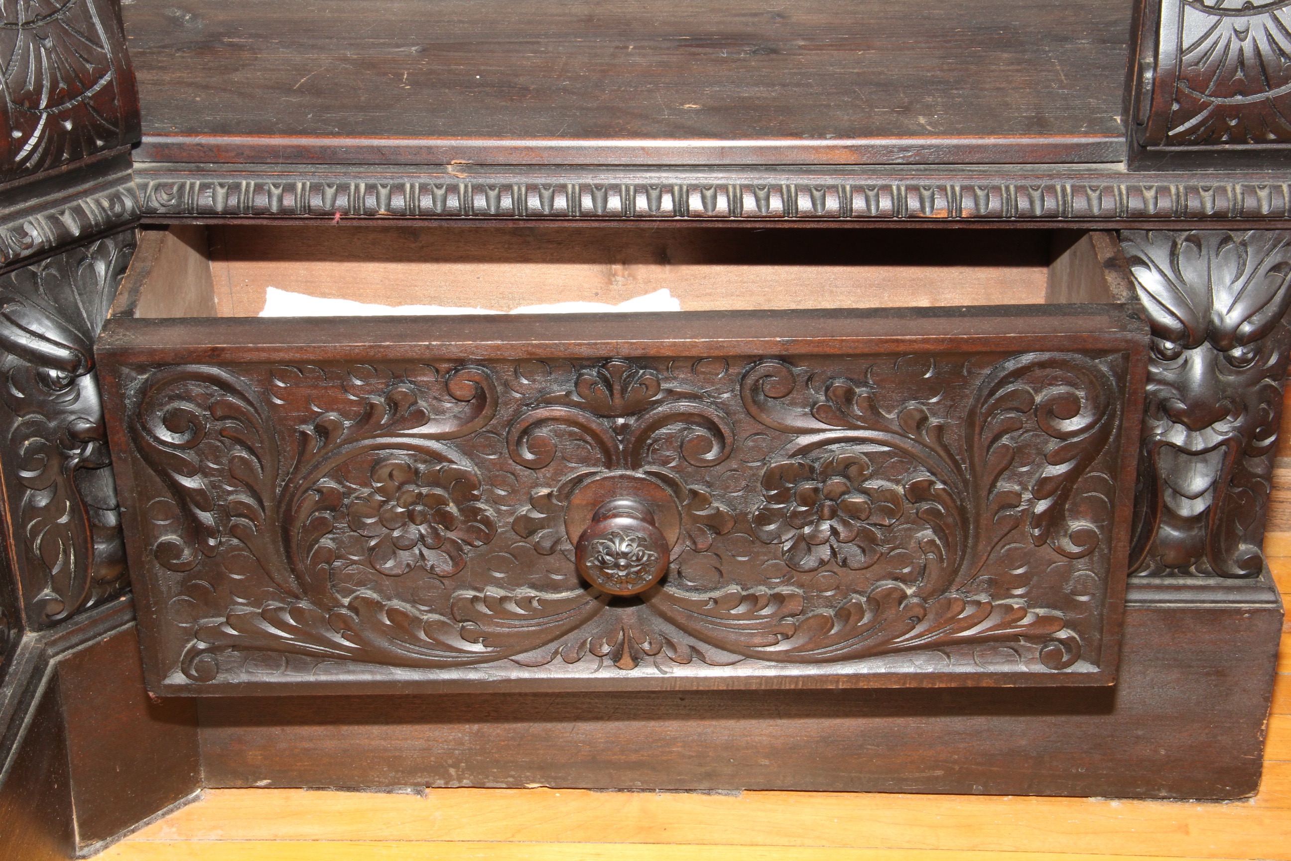 Antique 1880s Italian Renaissance Revival Corner Book Case