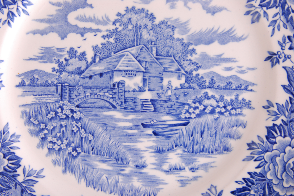 Salem China Co. Olde Staffordshire "English Village" Dish Set