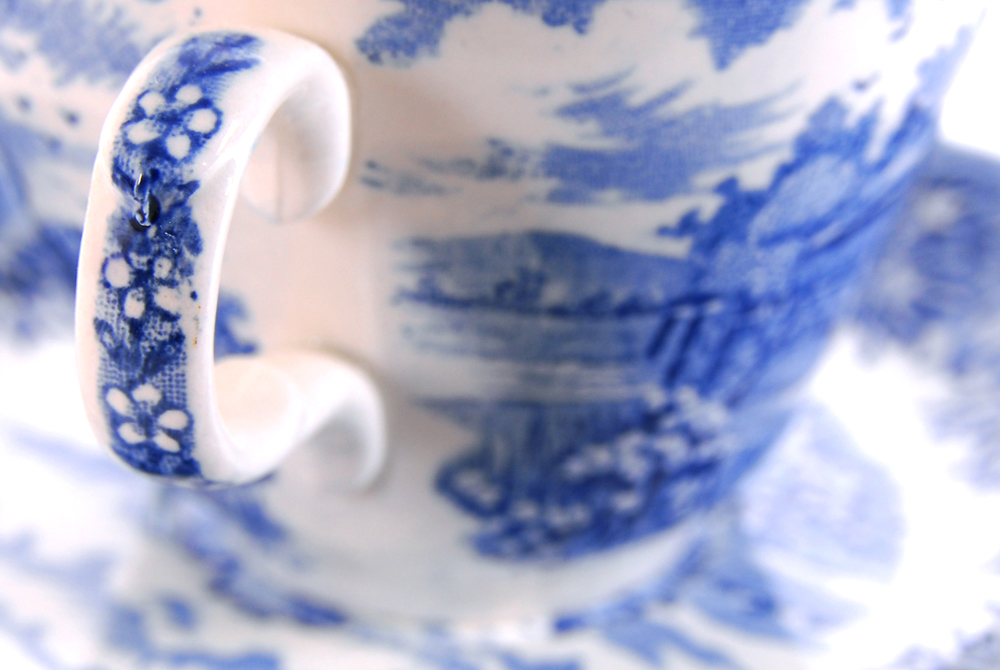 Salem China Co. Olde Staffordshire "English Village" Dish Set