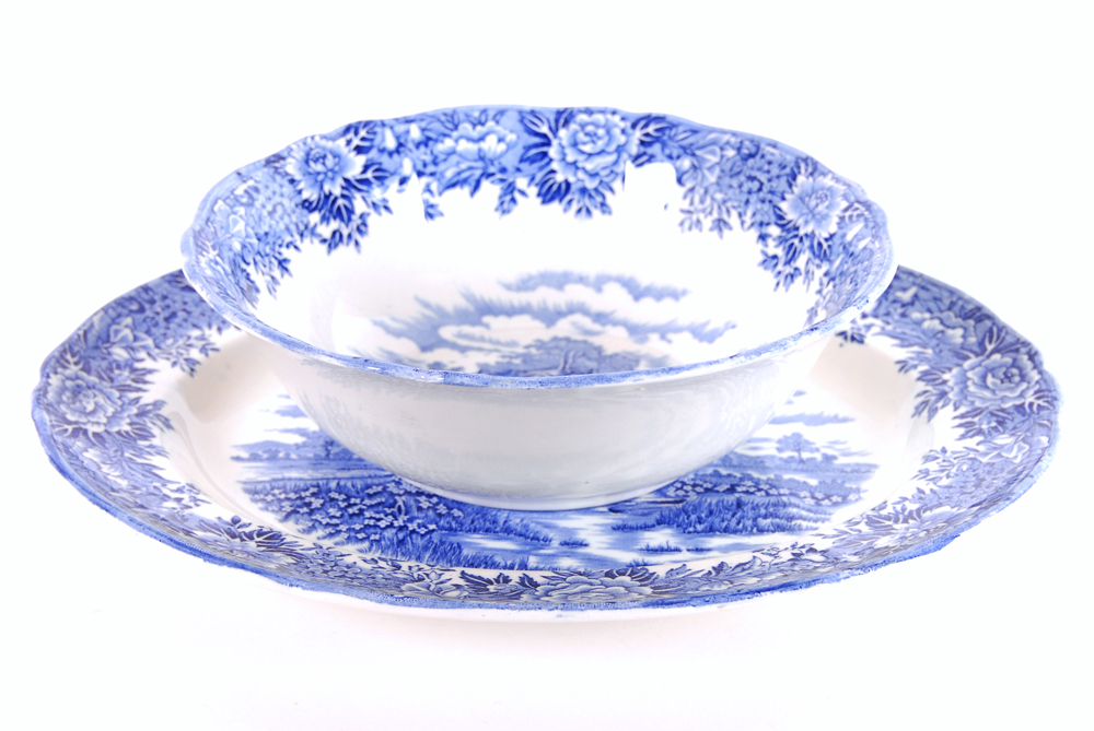 Salem China Co. Olde Staffordshire "English Village" Dish Set