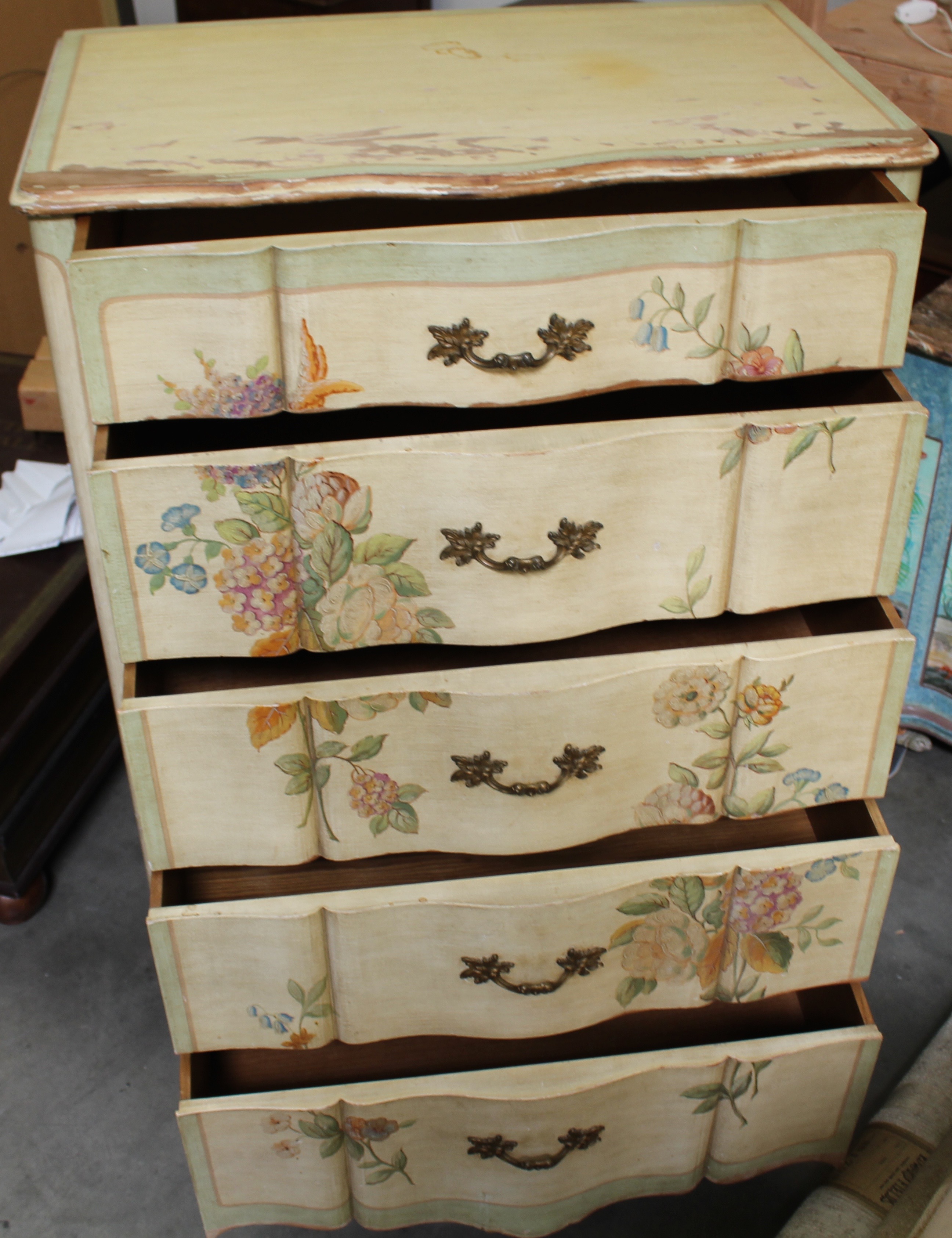 Country Chic Chest of Drawers