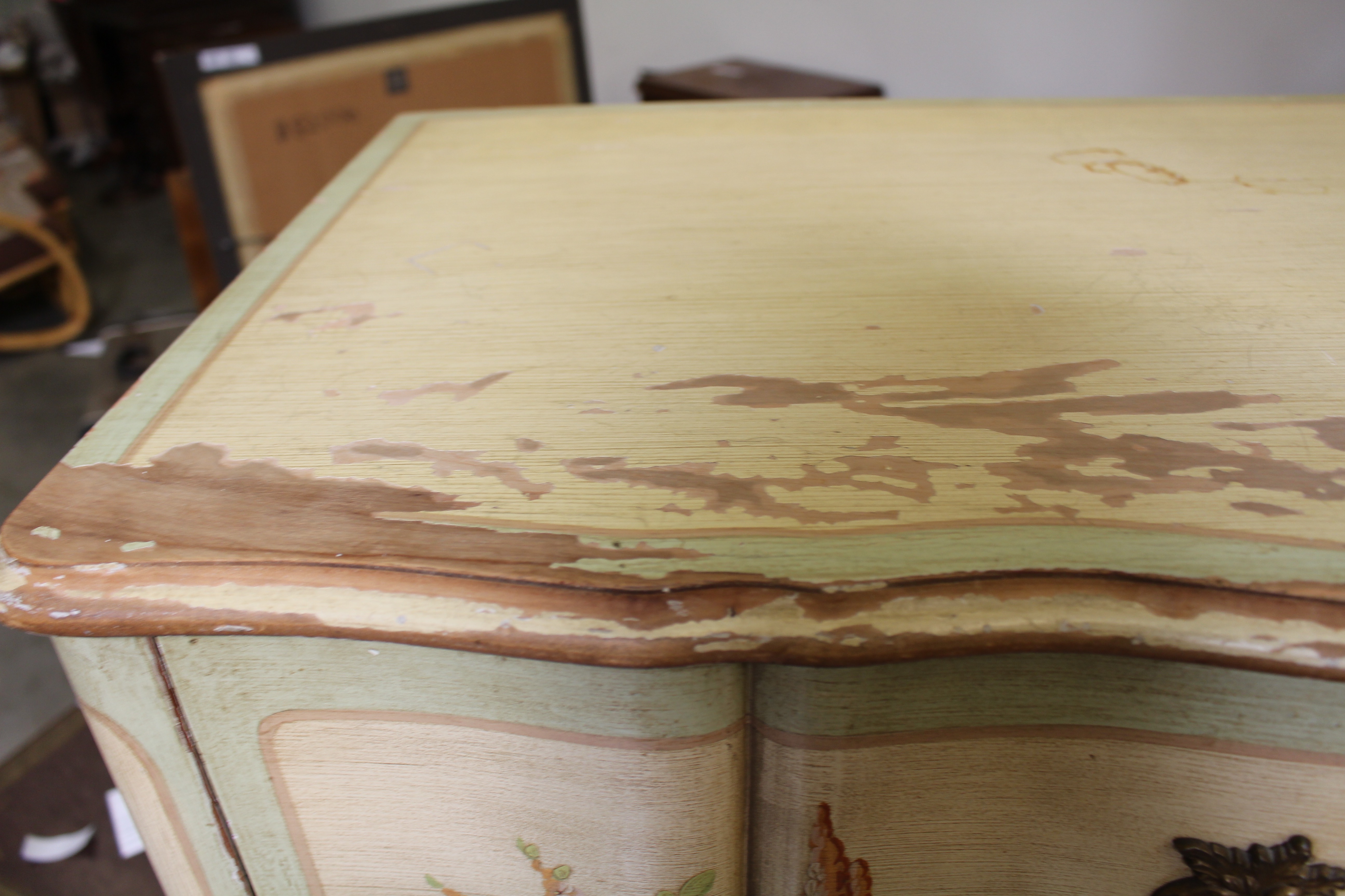 Country Chic Chest of Drawers