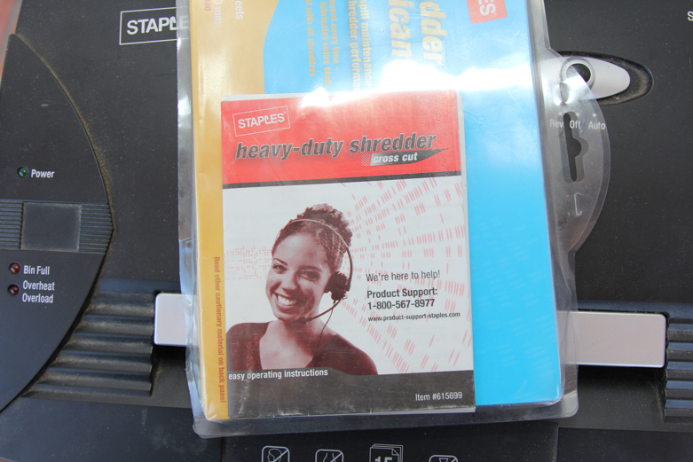 Staples Heavy Duty Shredder