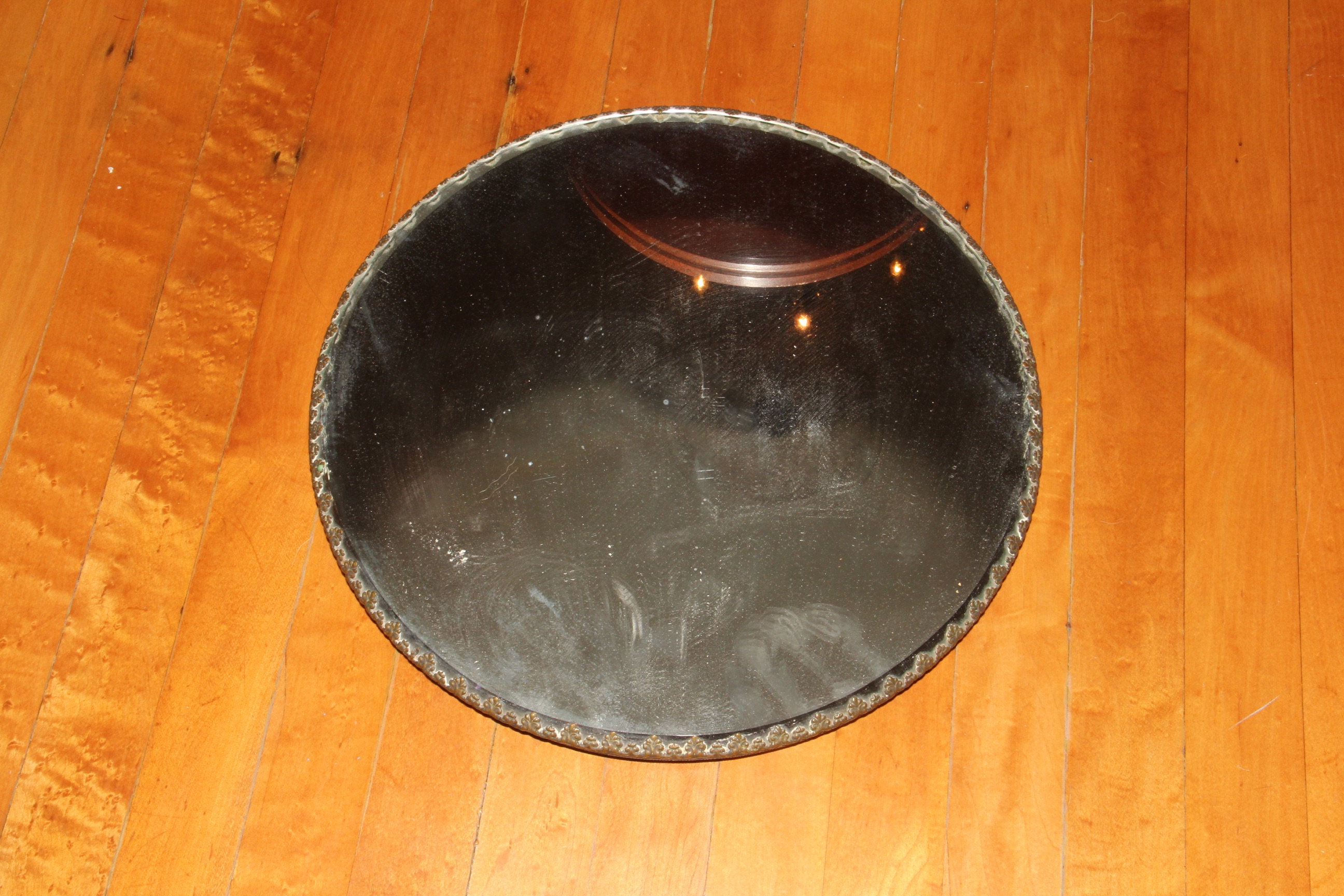 Pedestal Side Table with a Mirror Top