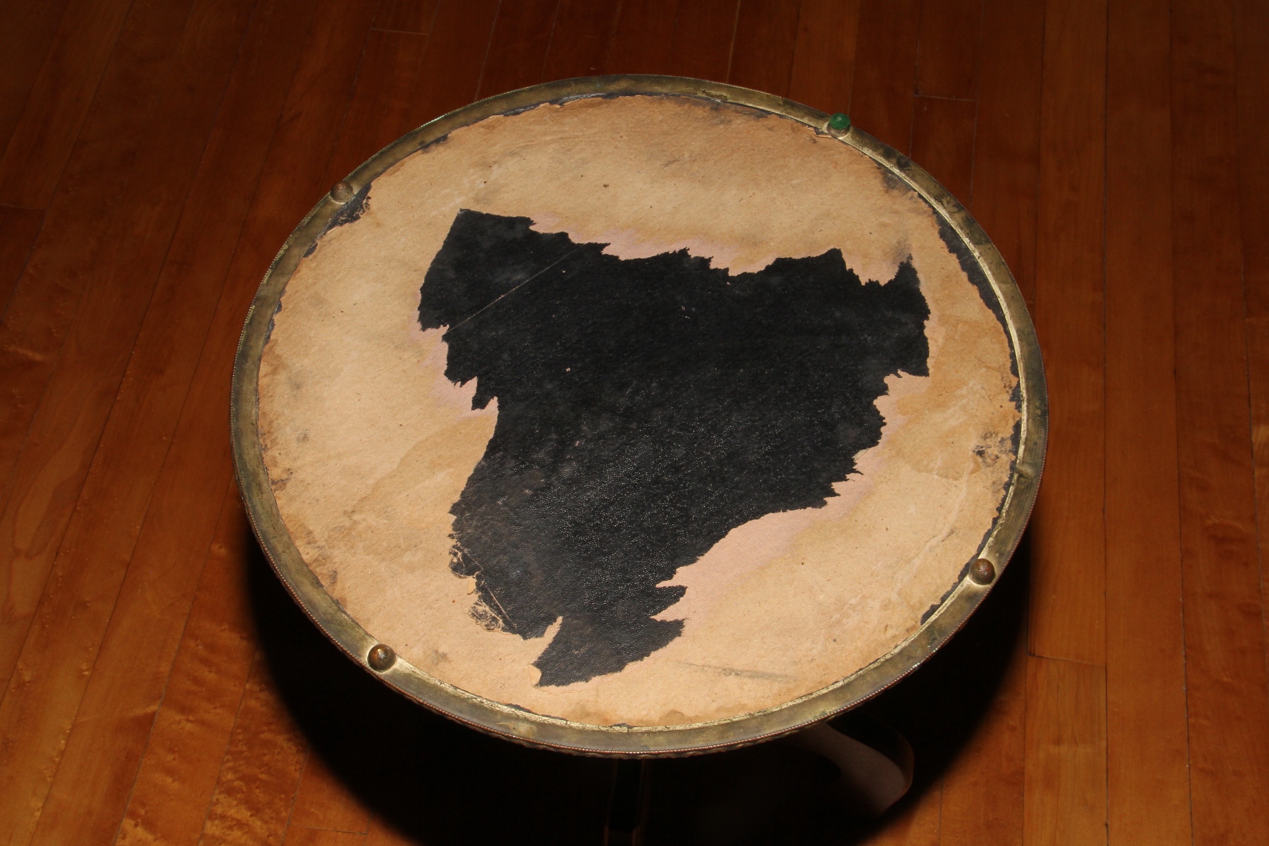 Pedestal Side Table with a Mirror Top