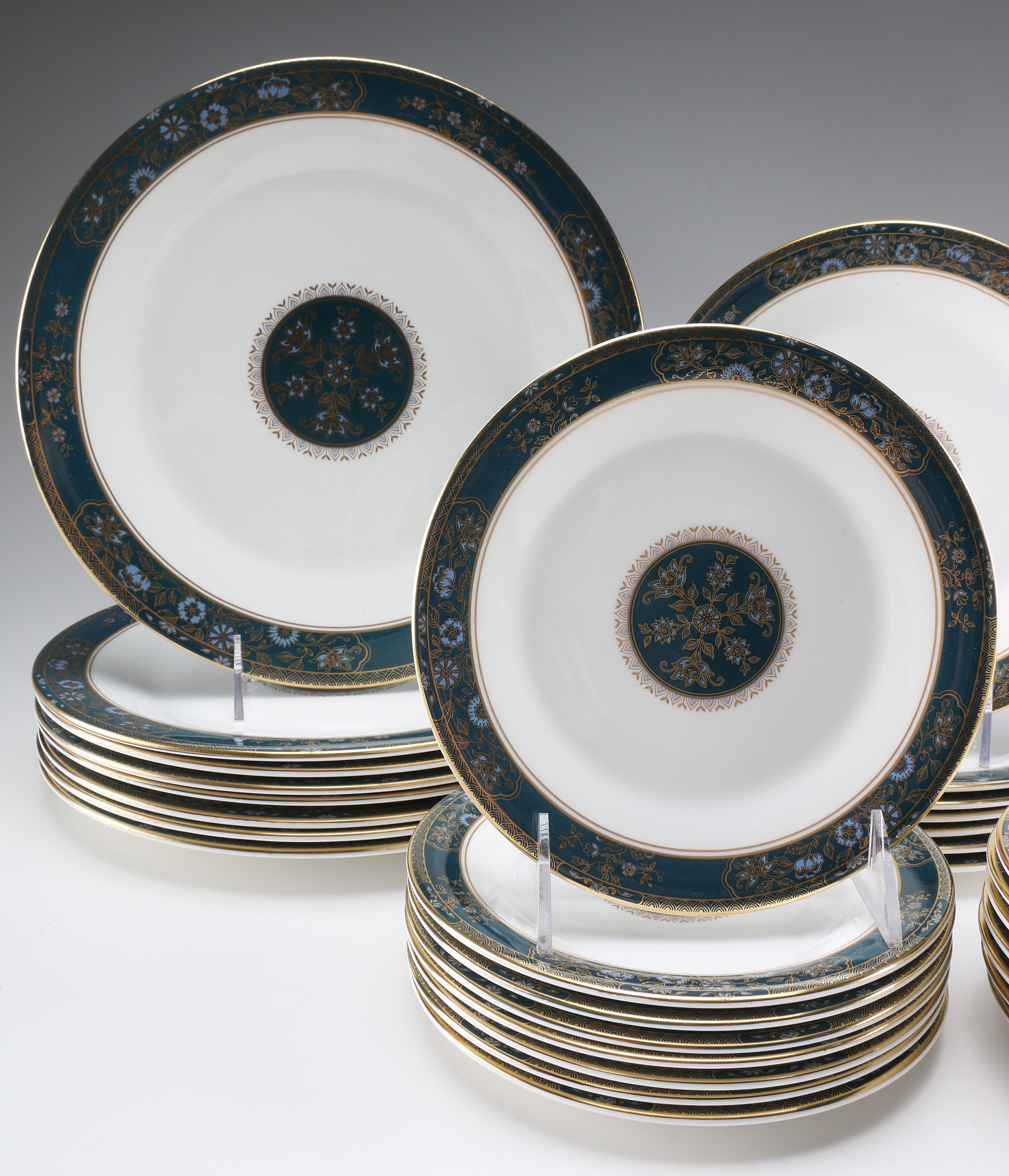 Royal Doulton "Carlyle" Bone China