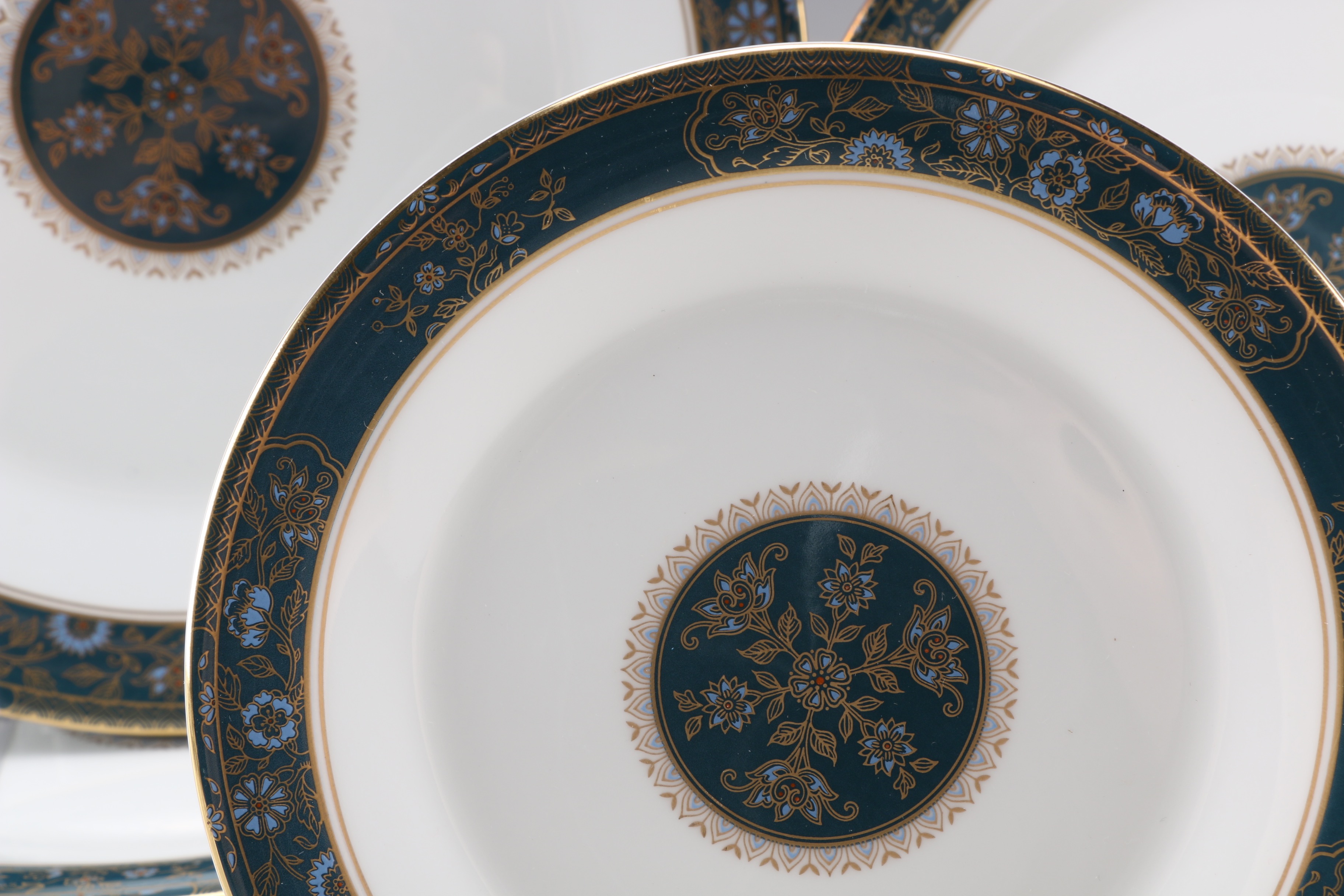 Royal Doulton "Carlyle" Bone China