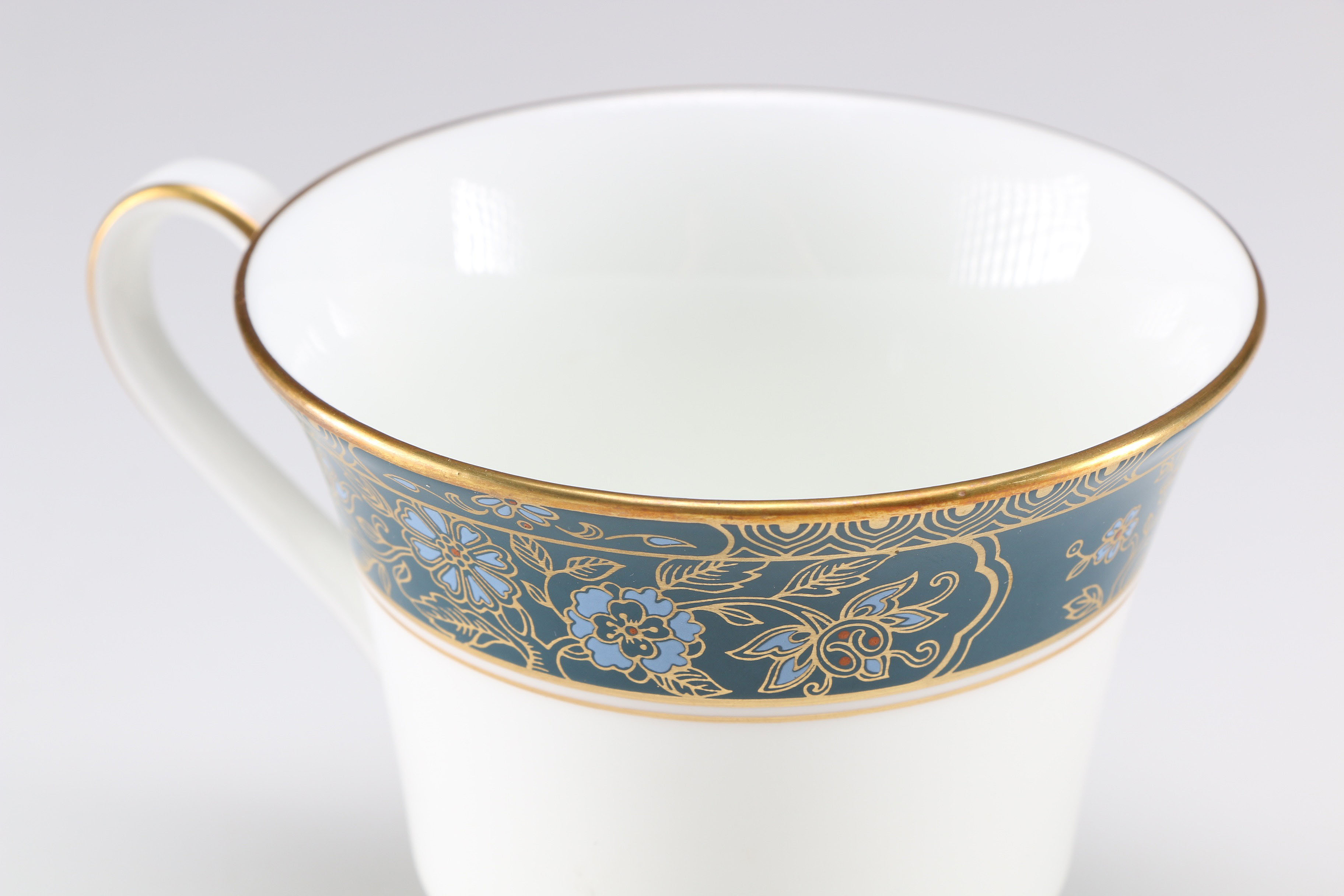 Royal Doulton "Carlyle" Bone China