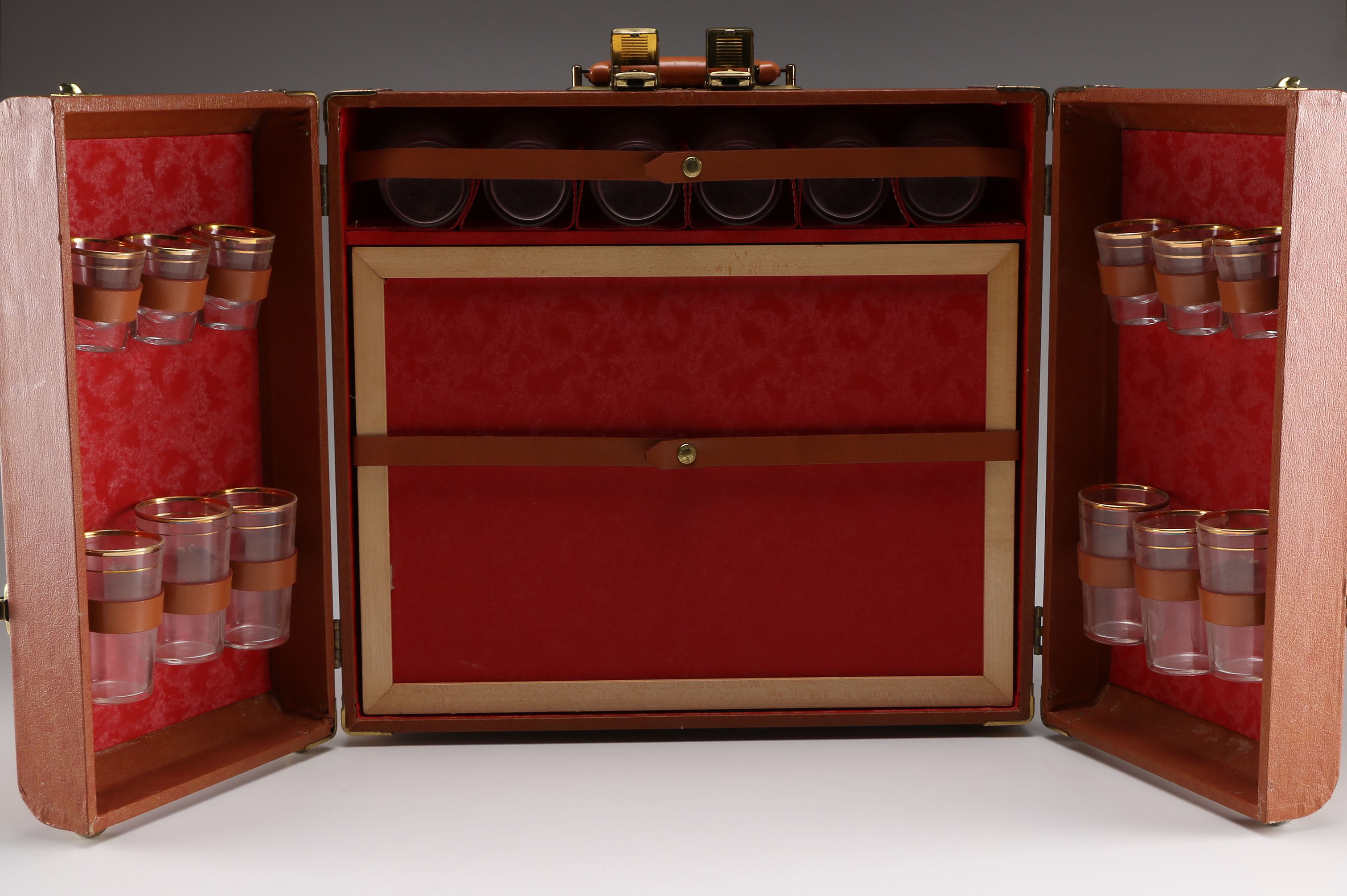 Traveling Entertainment Sets