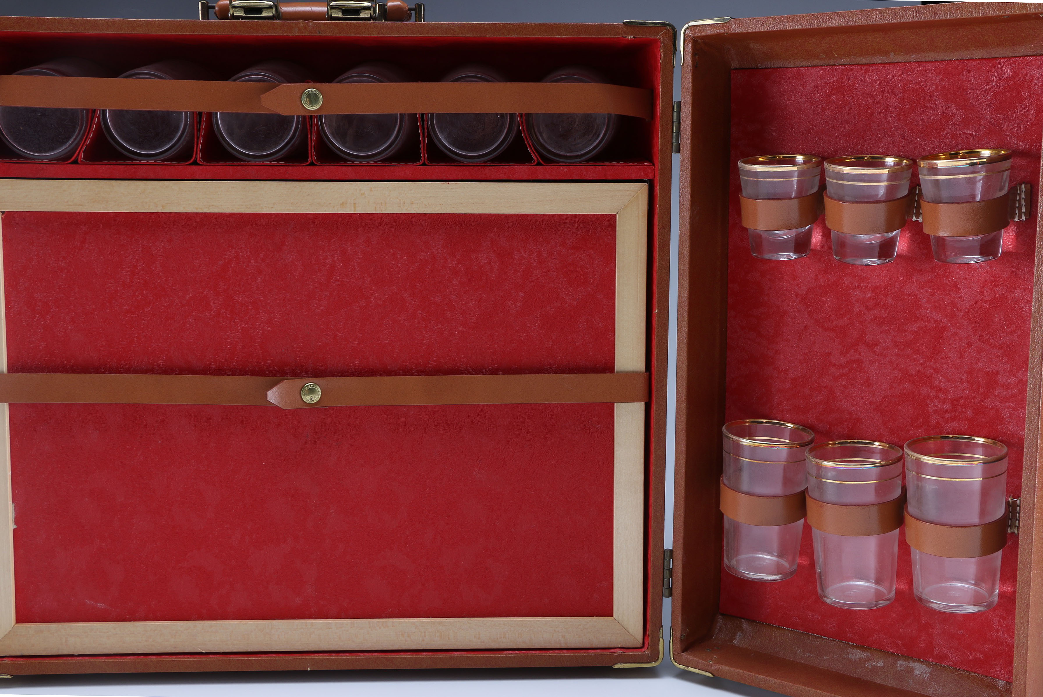 Traveling Entertainment Sets