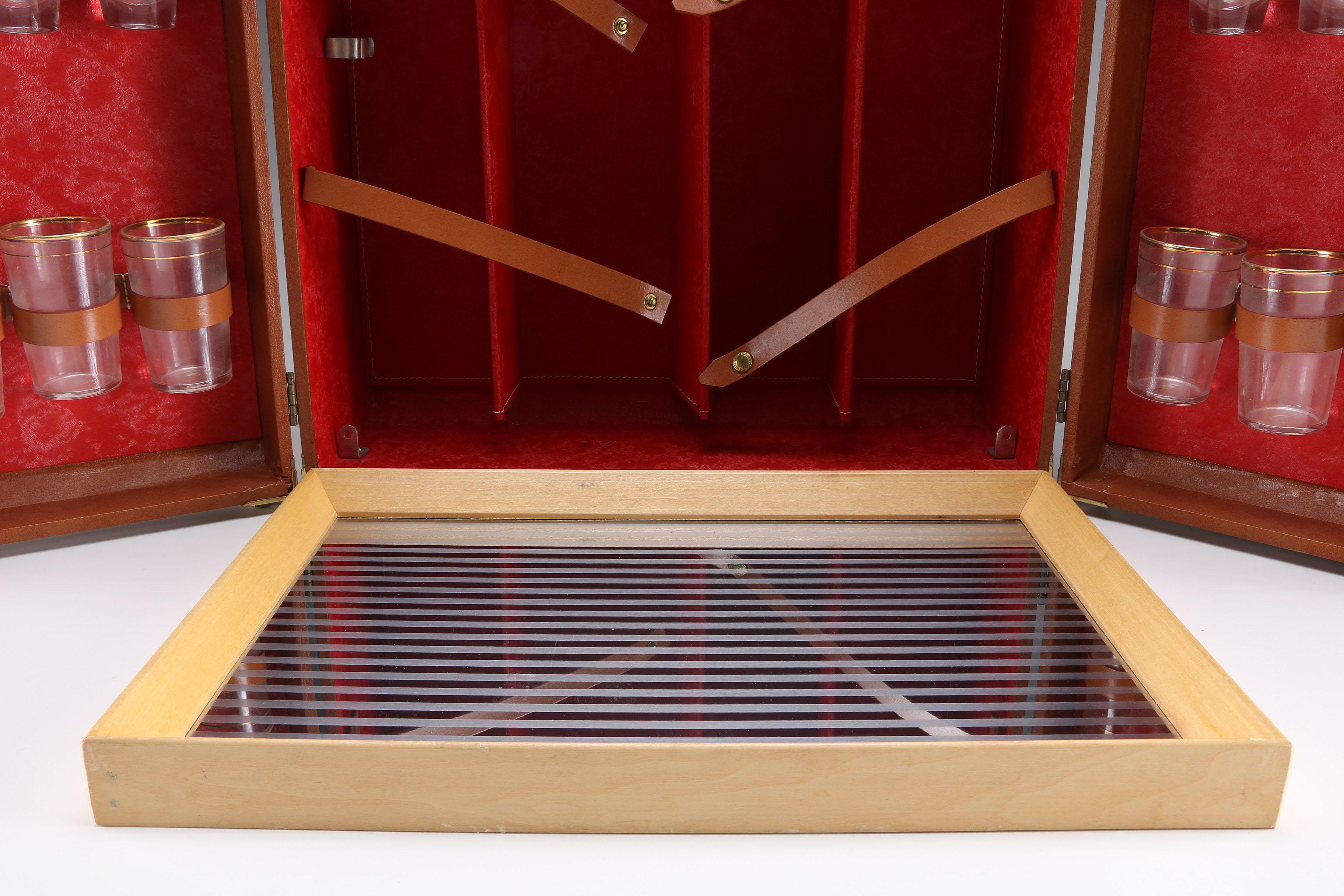 Traveling Entertainment Sets