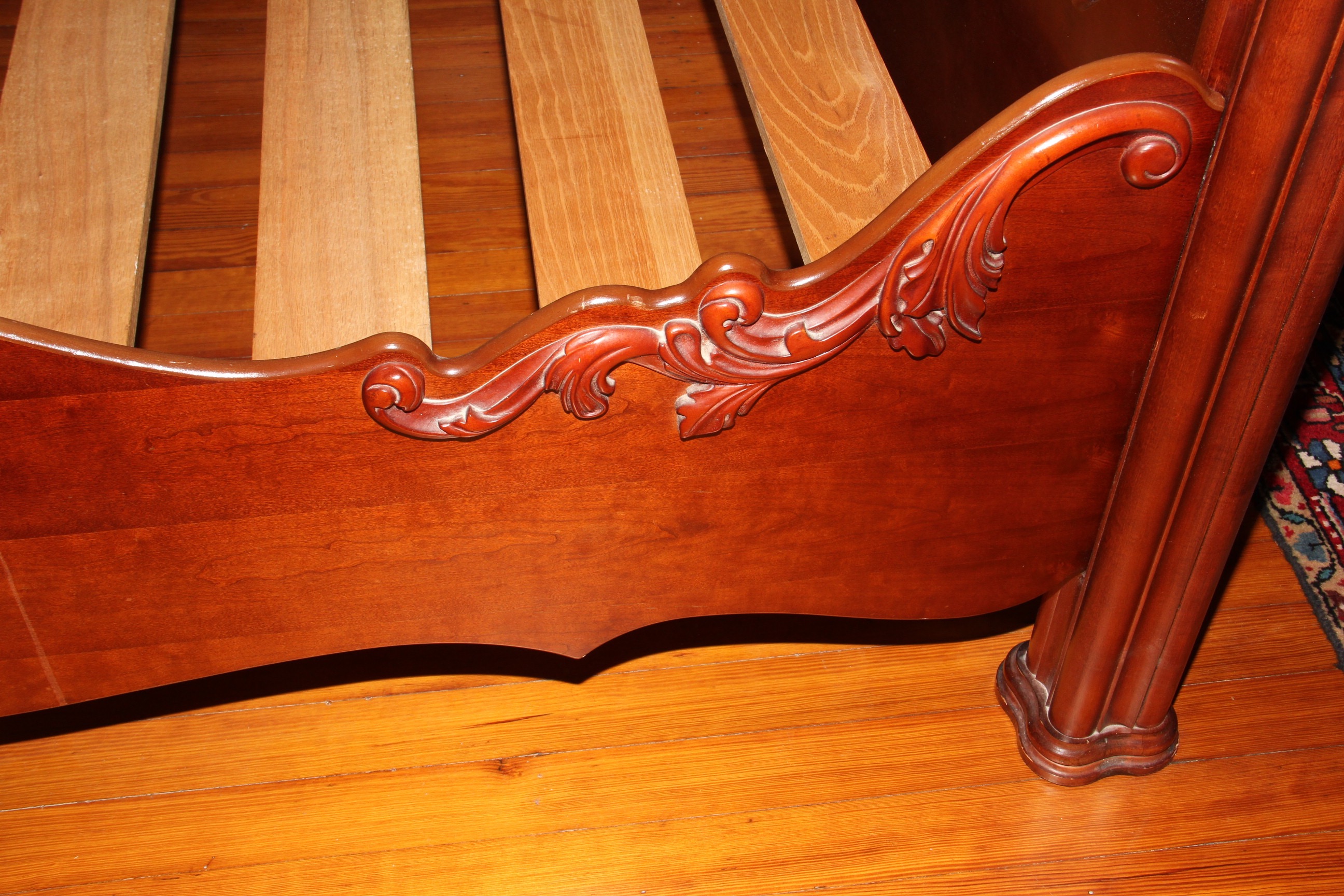 Pulaski Furniture Mahogany Victorian Reproduction Four Poster Queen Size Bed