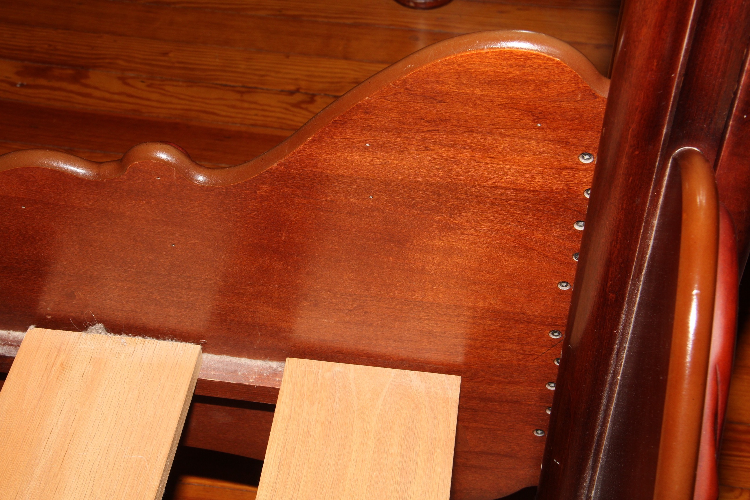 Pulaski Furniture Mahogany Victorian Reproduction Four Poster Queen Size Bed