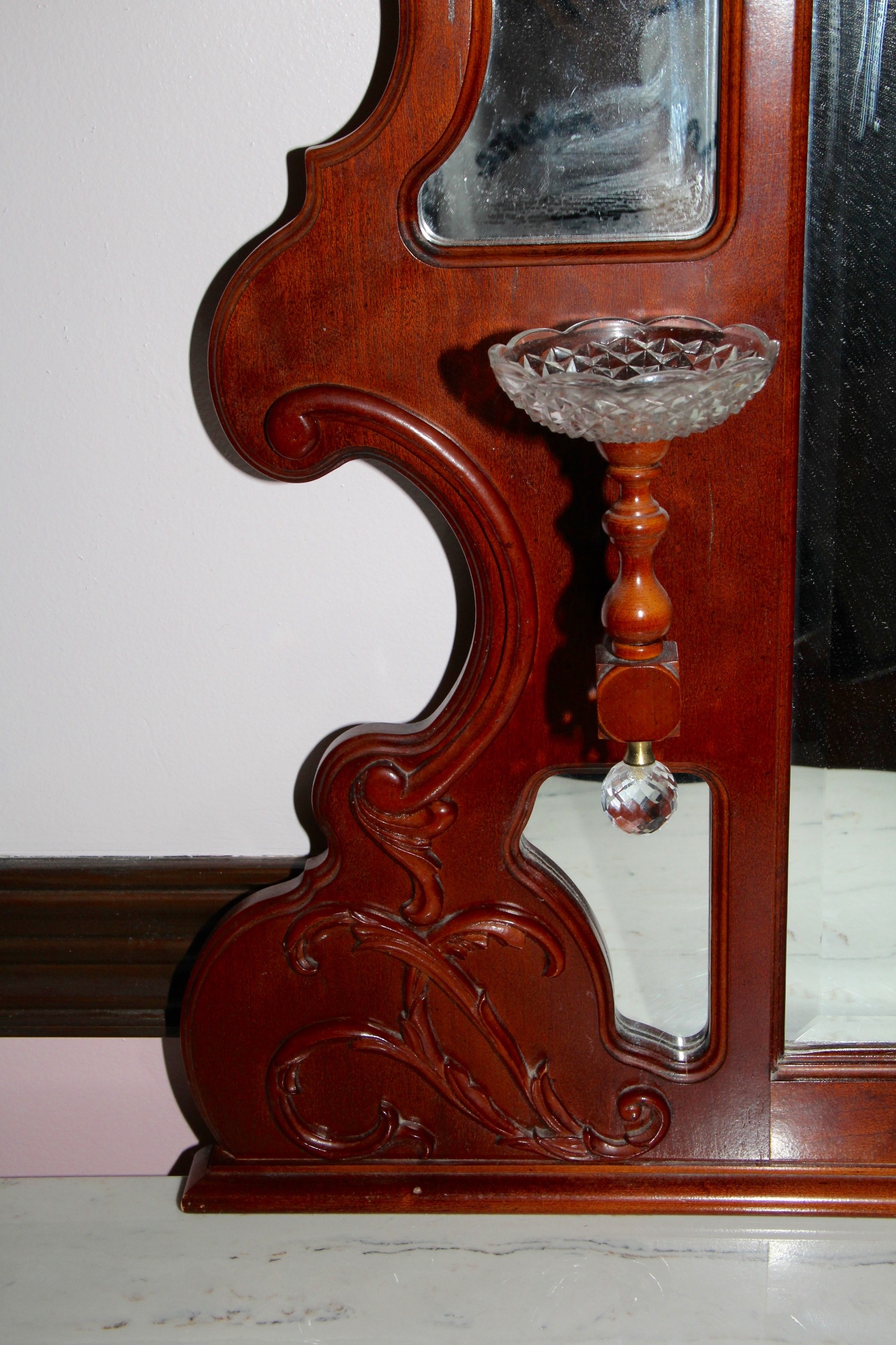 Pulaski Furniture Mahogany Reproduction Victorian Style Marble Top Dresser with Mirror