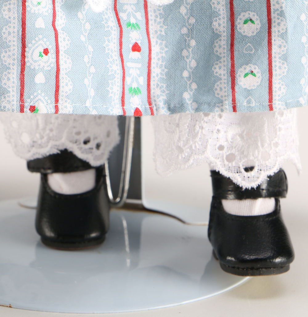 1989 Seymour Mann Doll