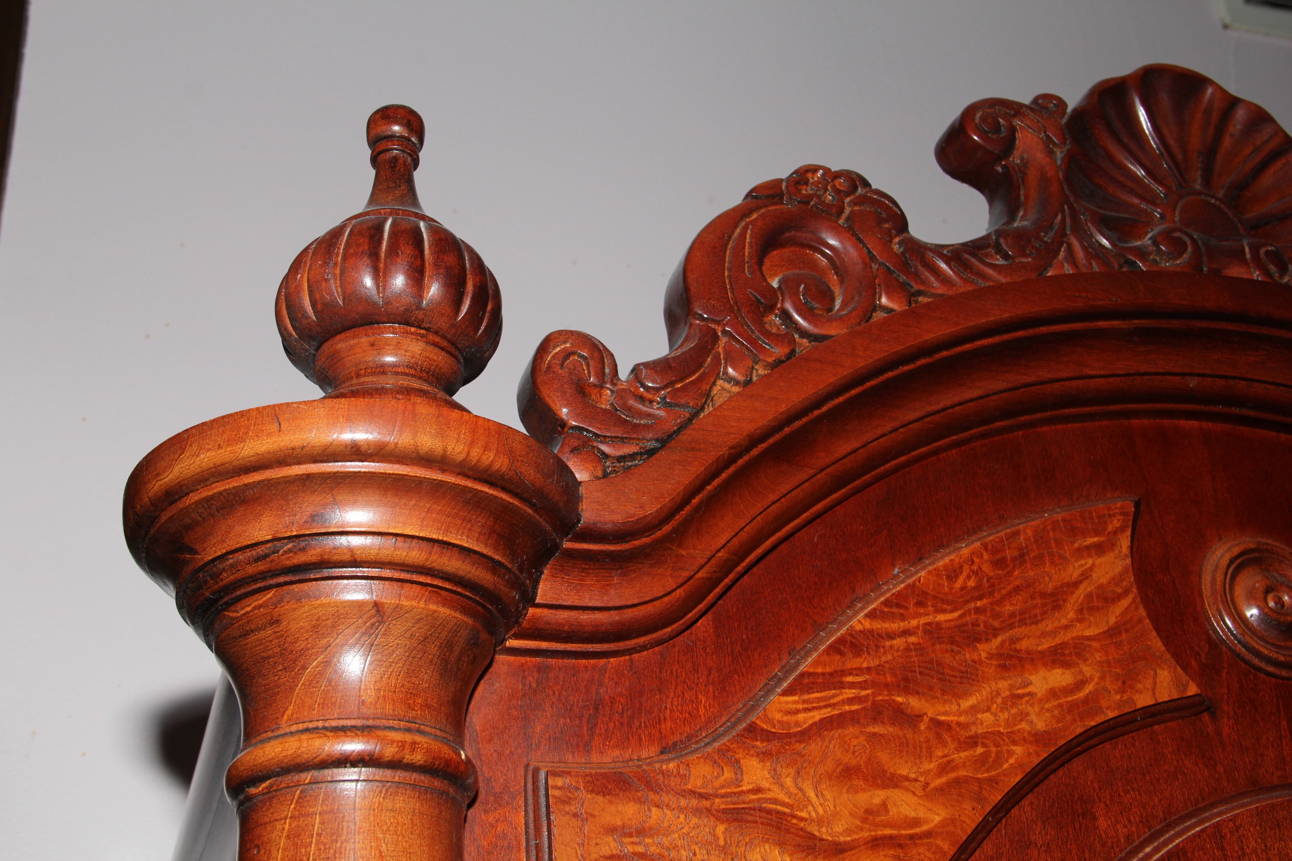 Pulaski Furniture Mahogany Victorian Mirrored Armoire