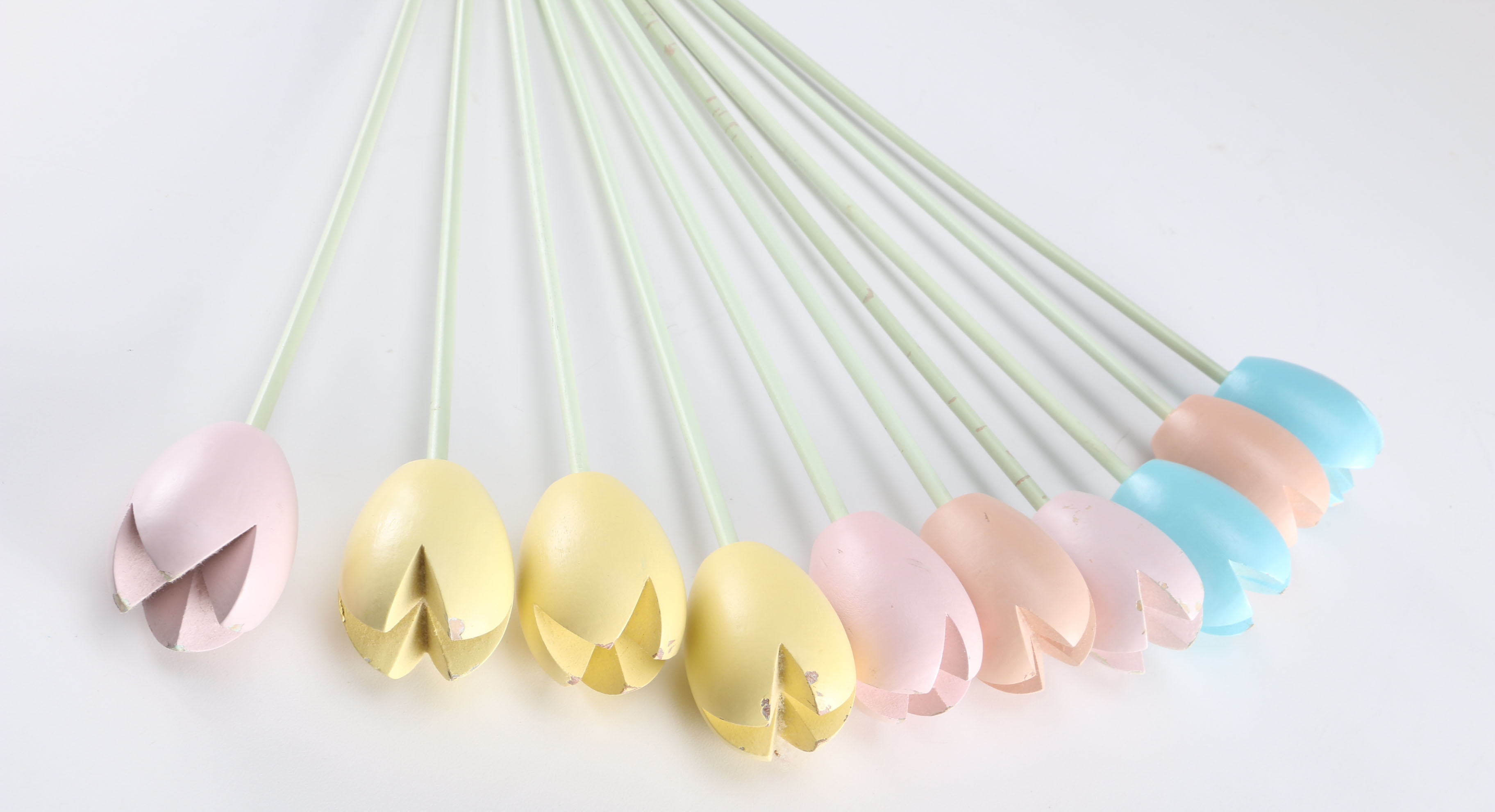 Assortment of Easter Decor