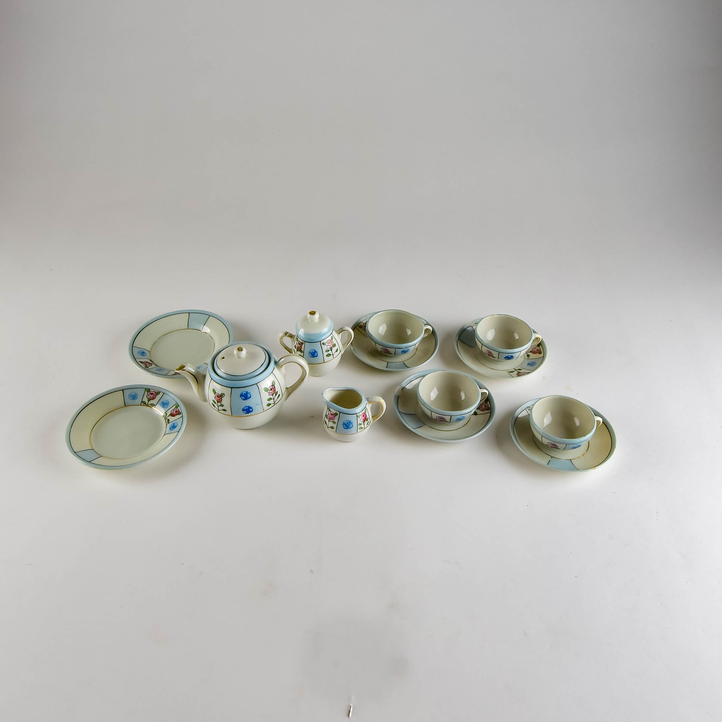 Vintage Child's Tea Set