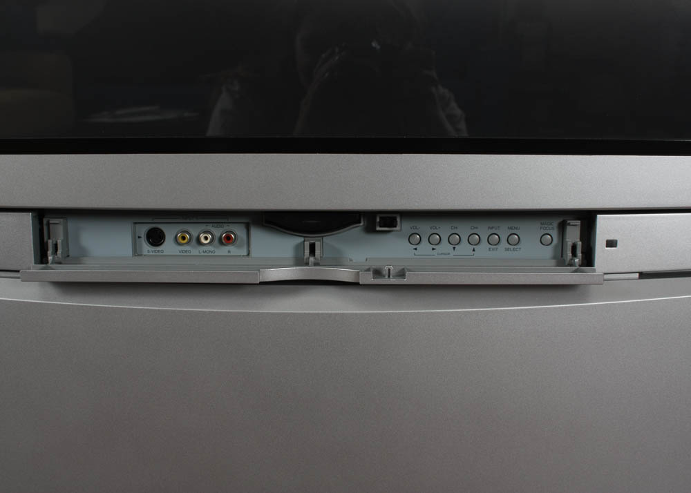 Hitachi 51" HDTV With 24 Watt Surround Sound