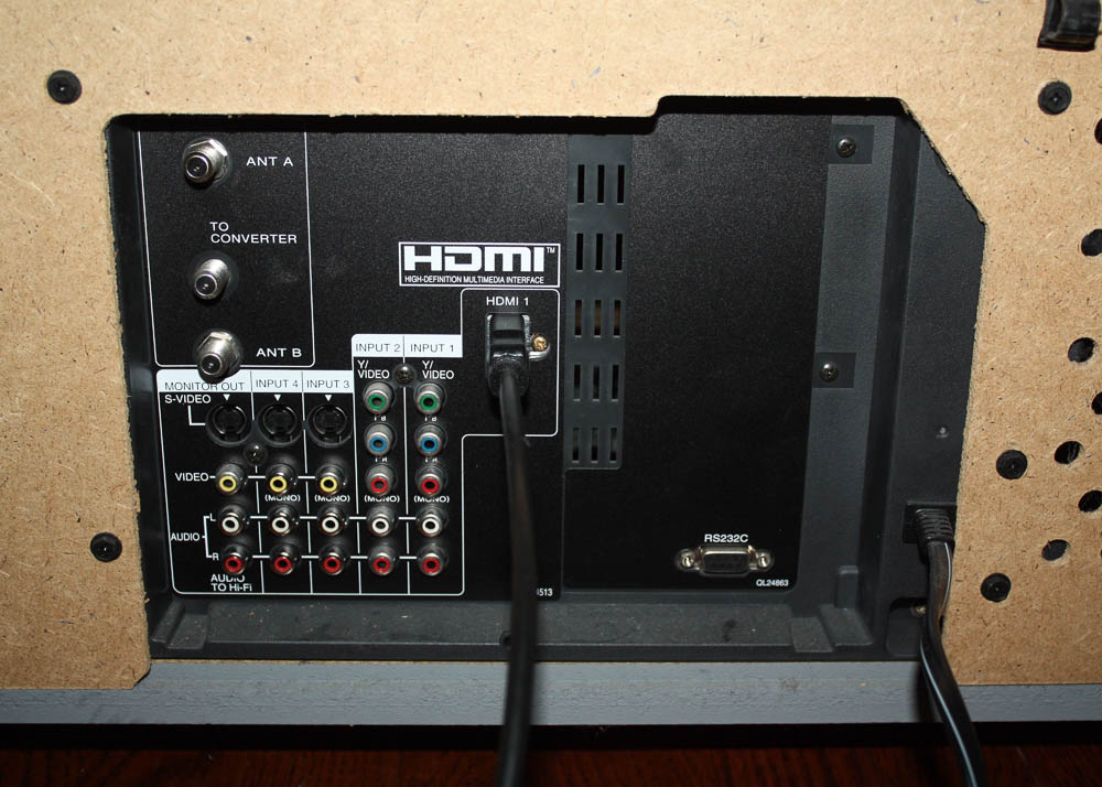 Hitachi 51" HDTV With 24 Watt Surround Sound