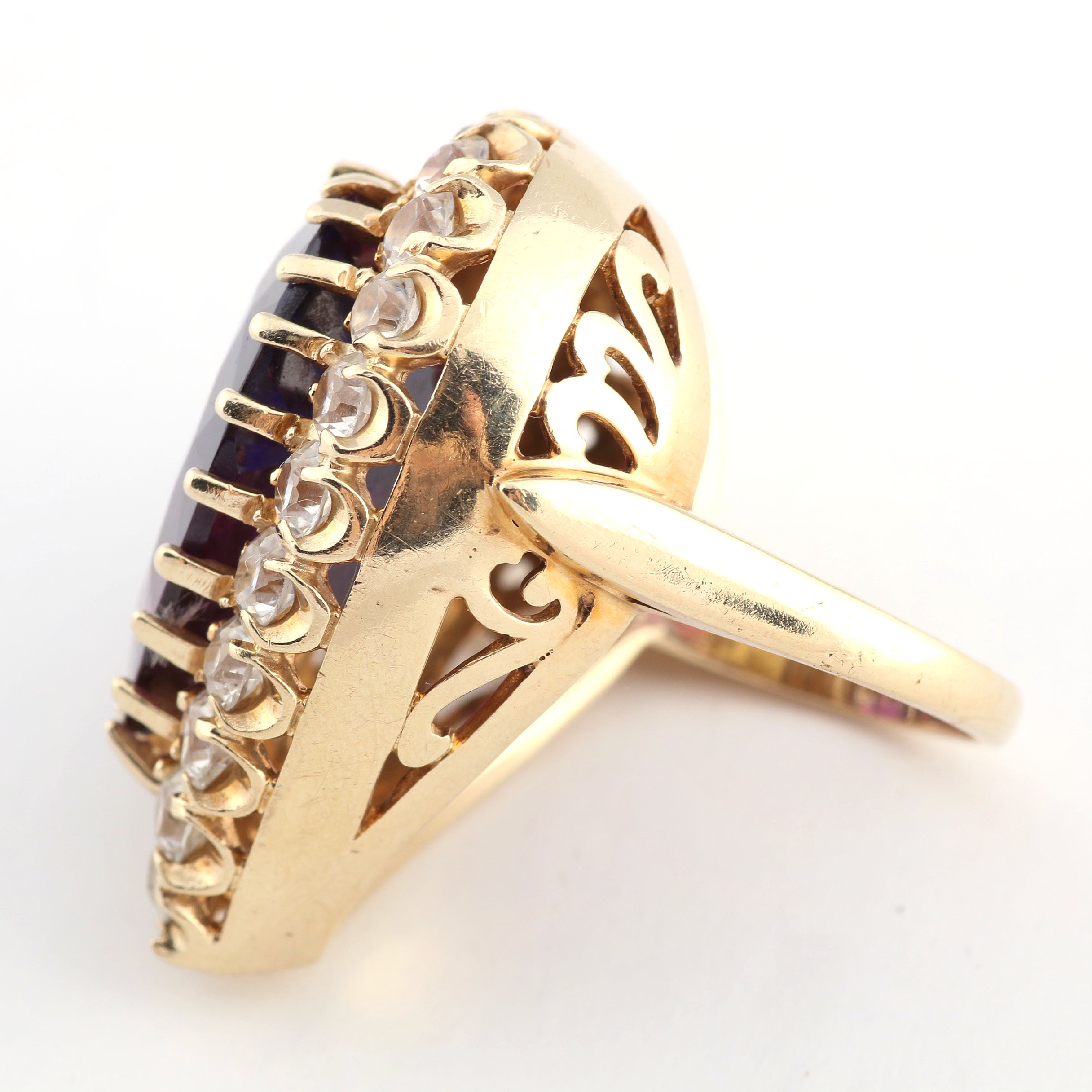 14K Yellow Gold and Synthetic Color Change Sapphire Heart Ring