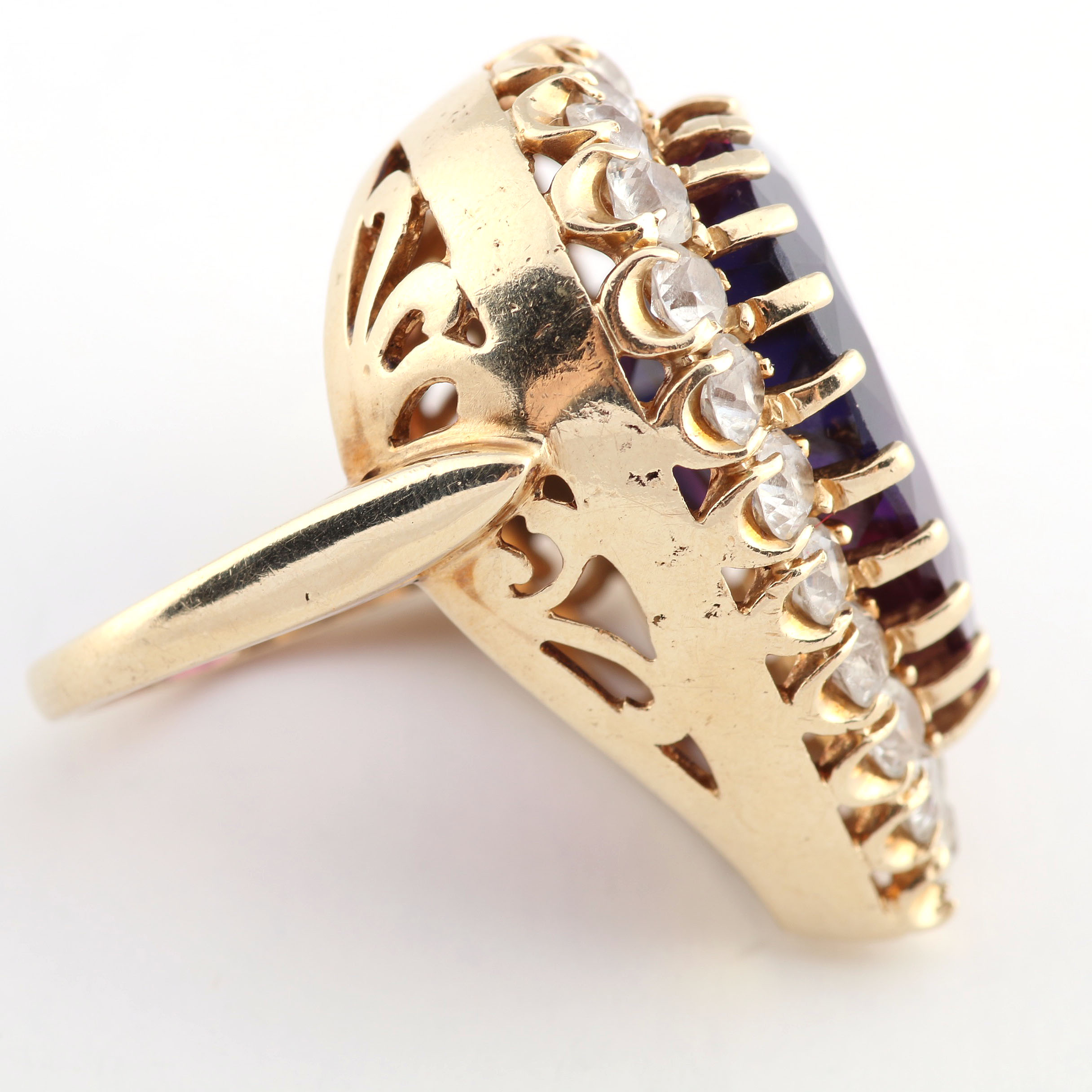 14K Yellow Gold and Synthetic Color Change Sapphire Heart Ring