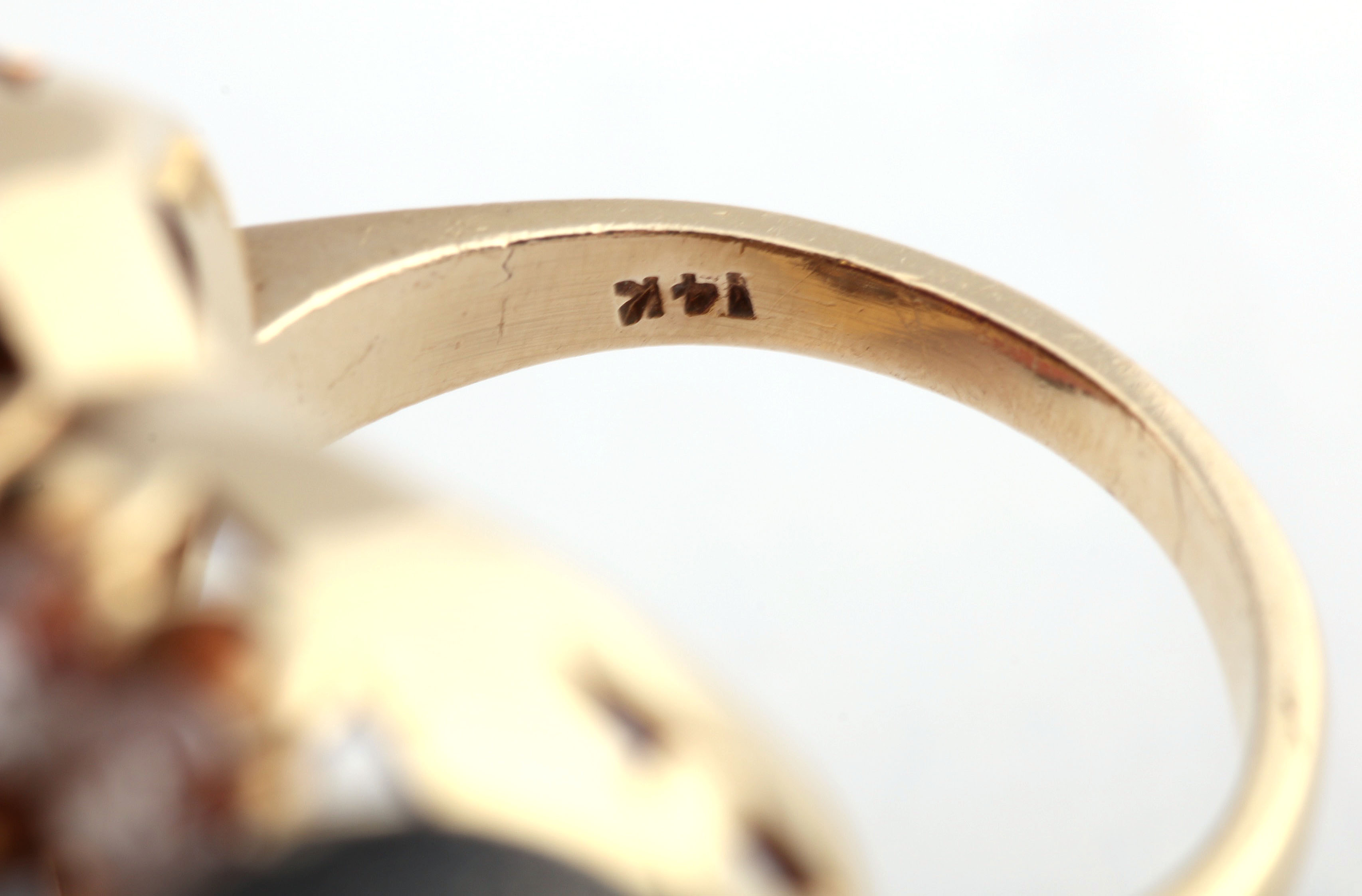 14K Yellow Gold and Synthetic Color Change Sapphire Heart Ring