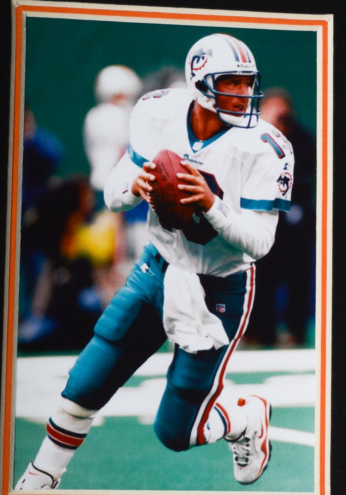 Dan Marino Signed Photo with Certificate Of Authenticity