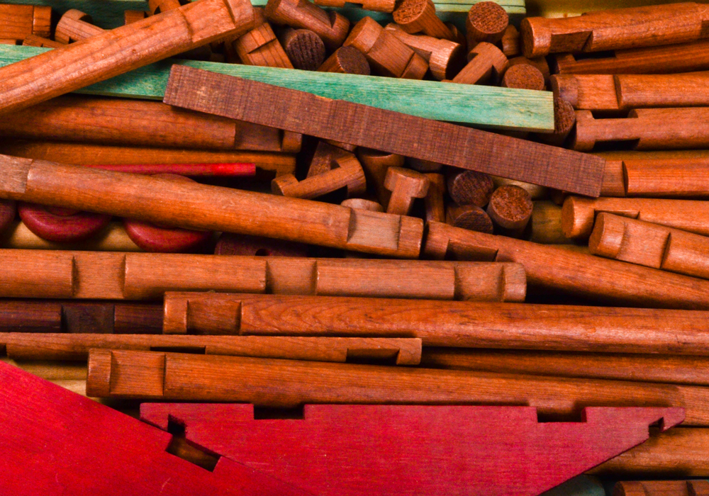 Vintage Lincoln Logs Set
