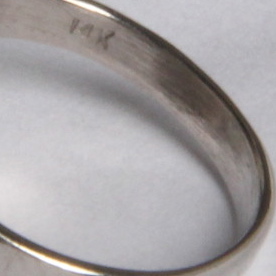 14K White Gold Mother of Pearl Ring