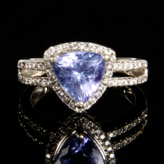 14K White Gold 0.50 CTW Diamond and Tanzanite Ring