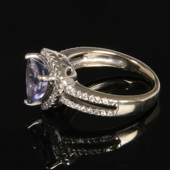 14K White Gold 0.50 CTW Diamond and Tanzanite Ring