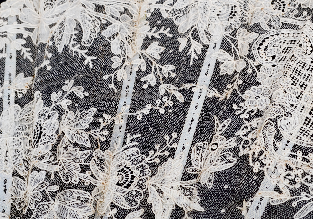 Hand Painted Mother of Pearl and Lace Fan