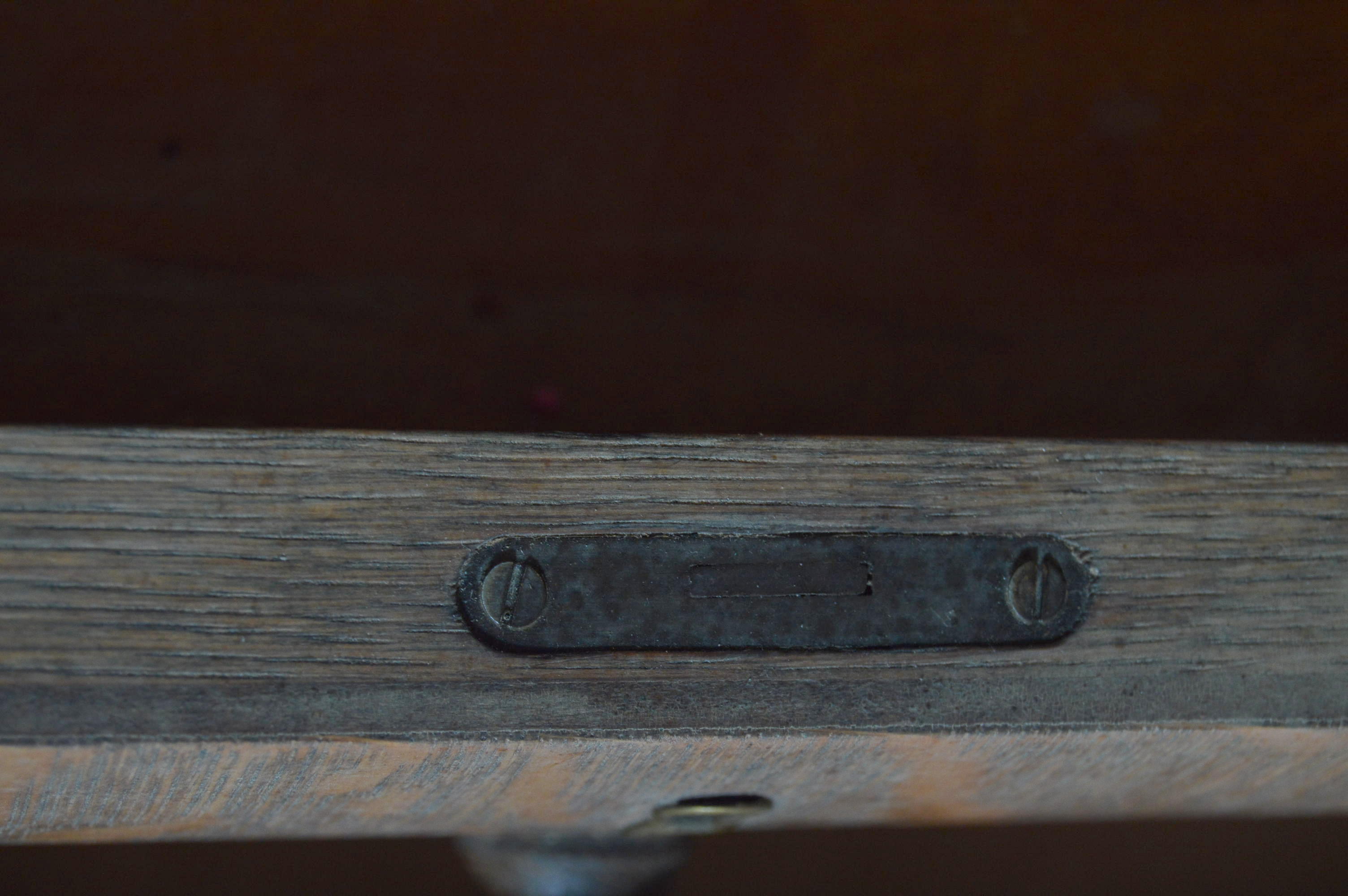 Quartersawn Oak Veneer Chest of Drawers