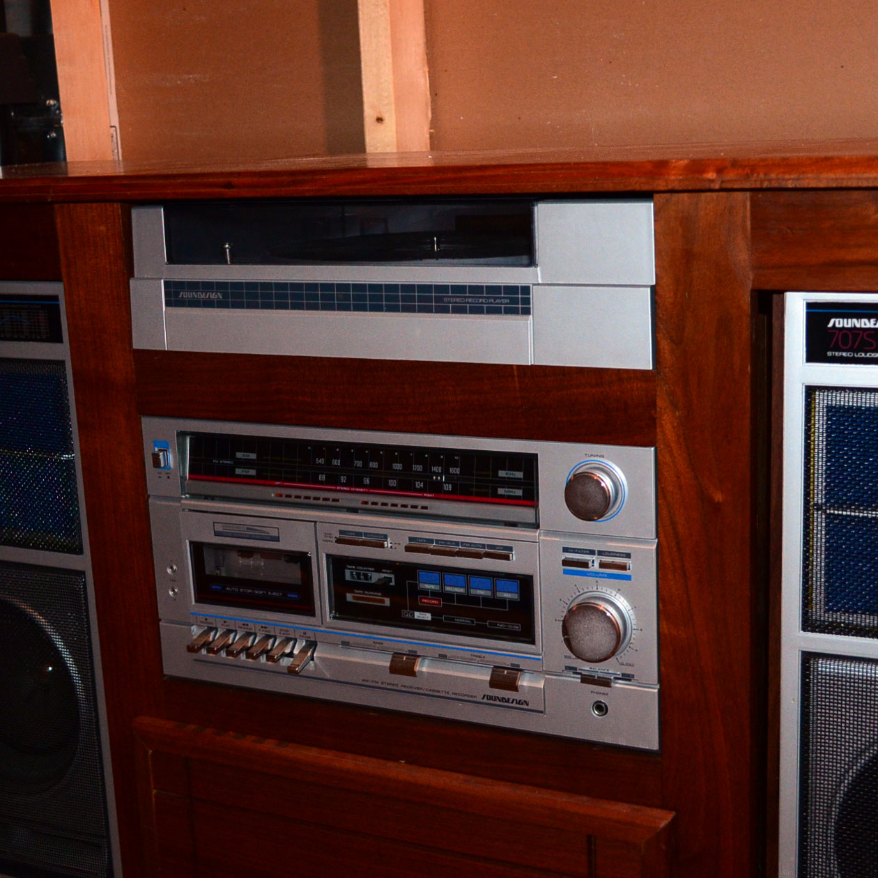 Stereo Cabinet With Soundesign Stereo Equipment