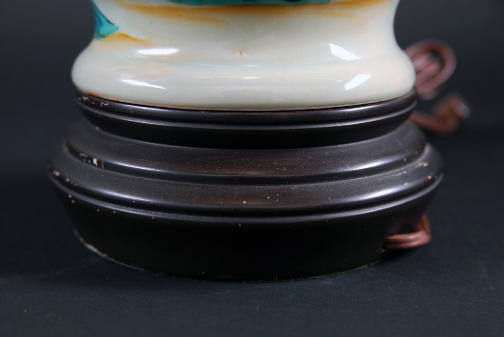 Ceramic Chinese Motif Table Lamp