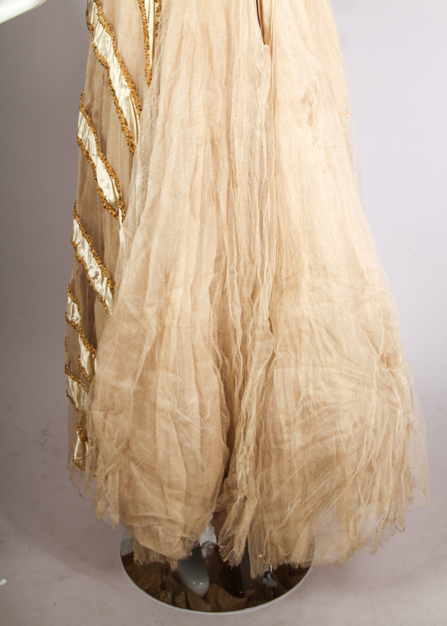 Vintage 1950s Silk and Tulle Straples Evening Dress