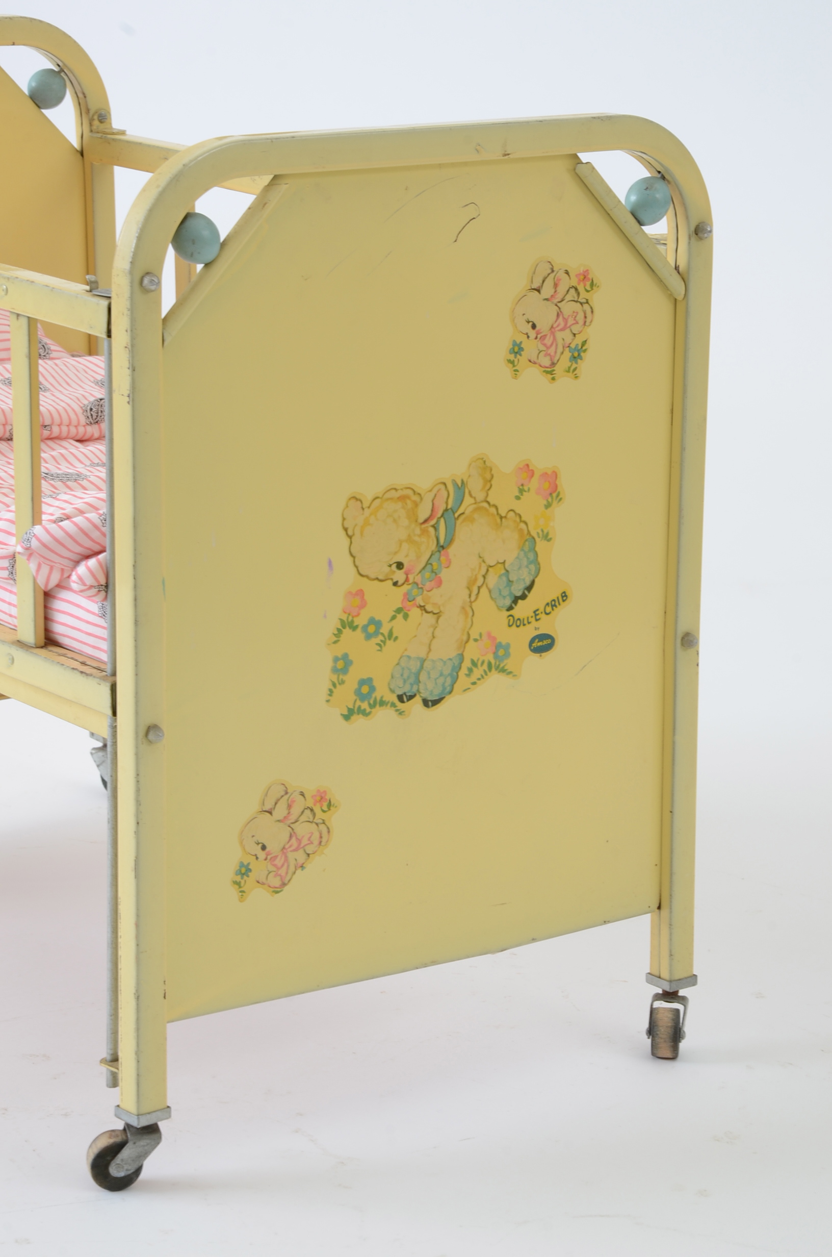 Vintage "Doll-E-Crib" by Amsco