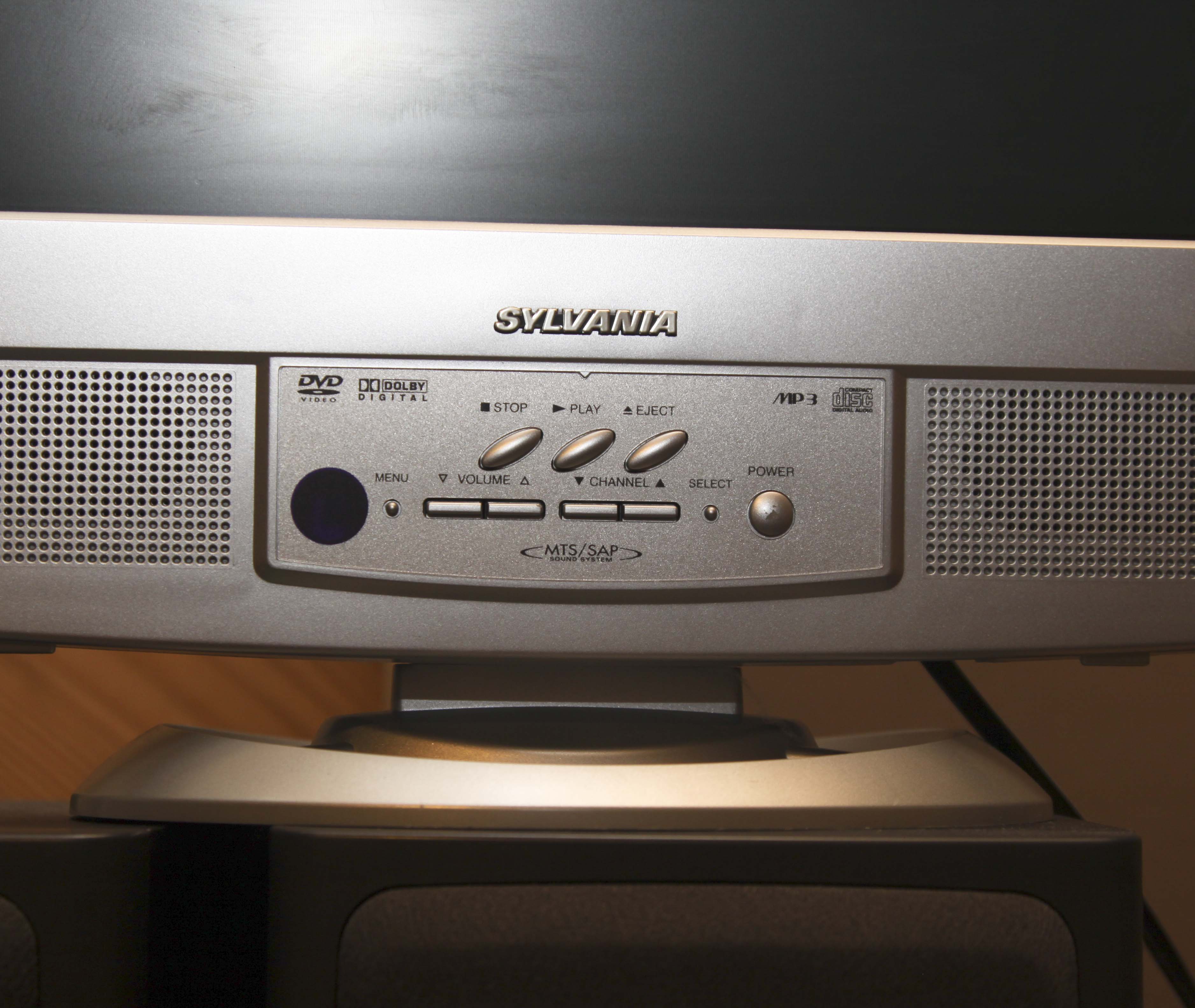 Sylvania 15" LCD DVD/Television Combo