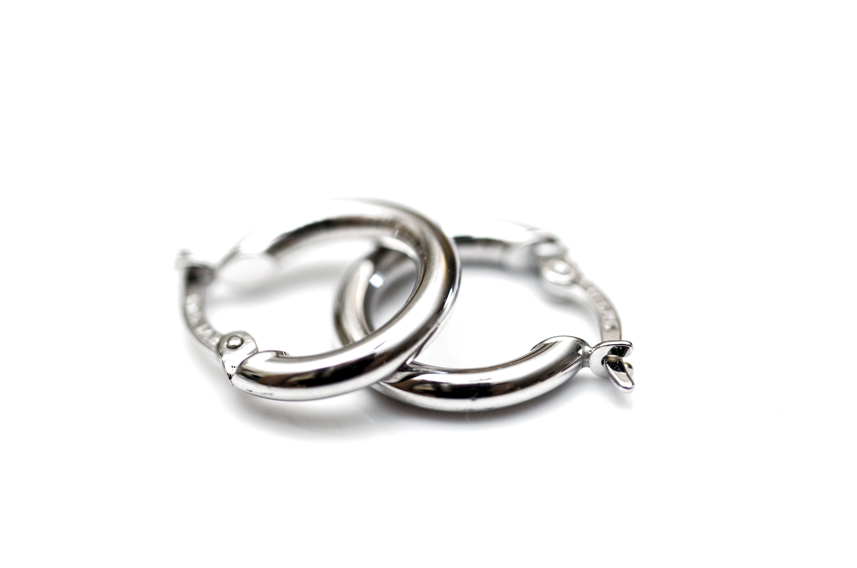 14K White Gold Small Hoop Earrings